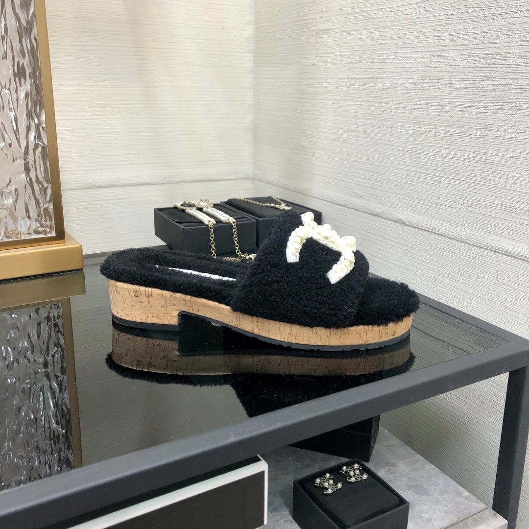 CC Pearl Plush Slides Black Wool 970128