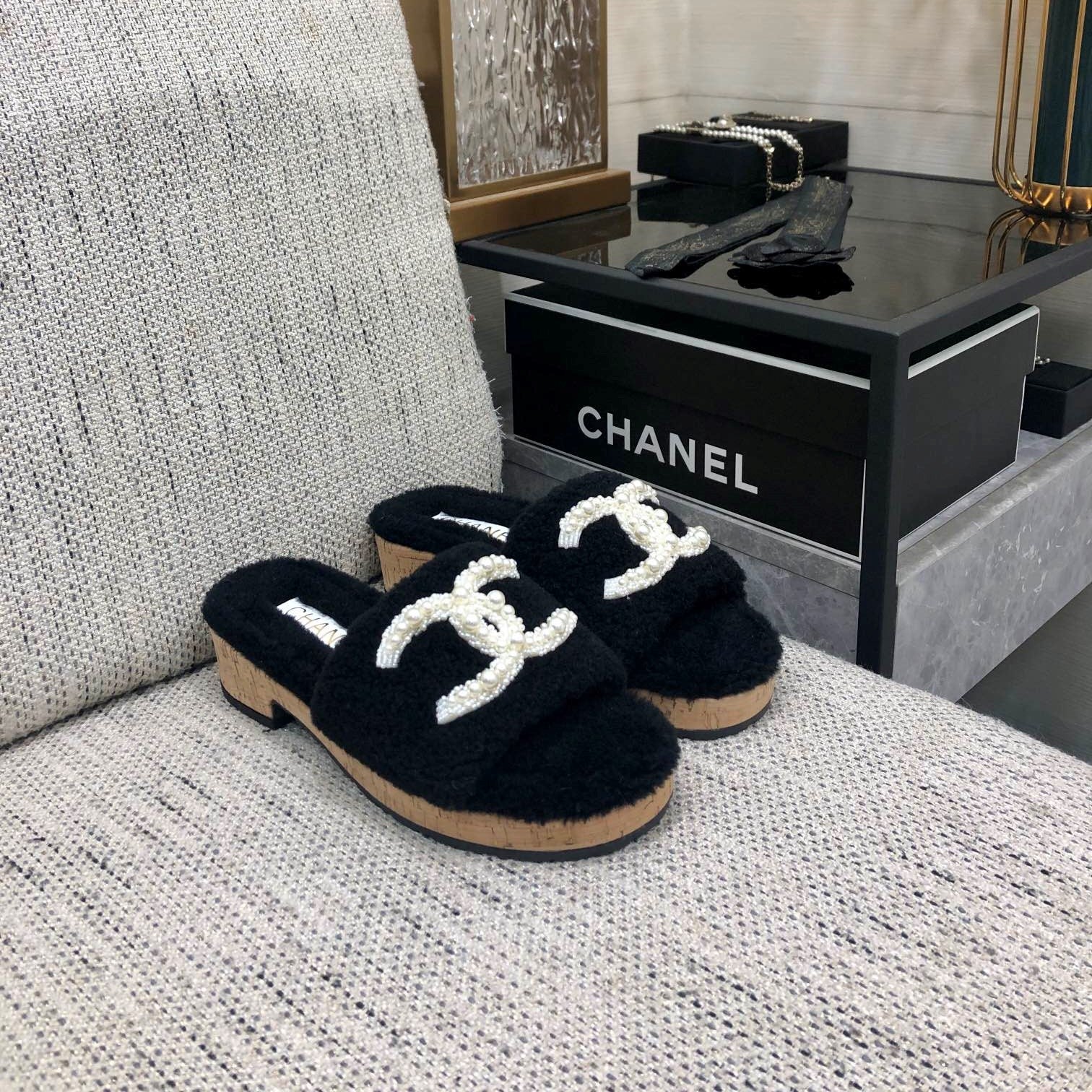 CC Pearl Plush Slides Black Wool 970128