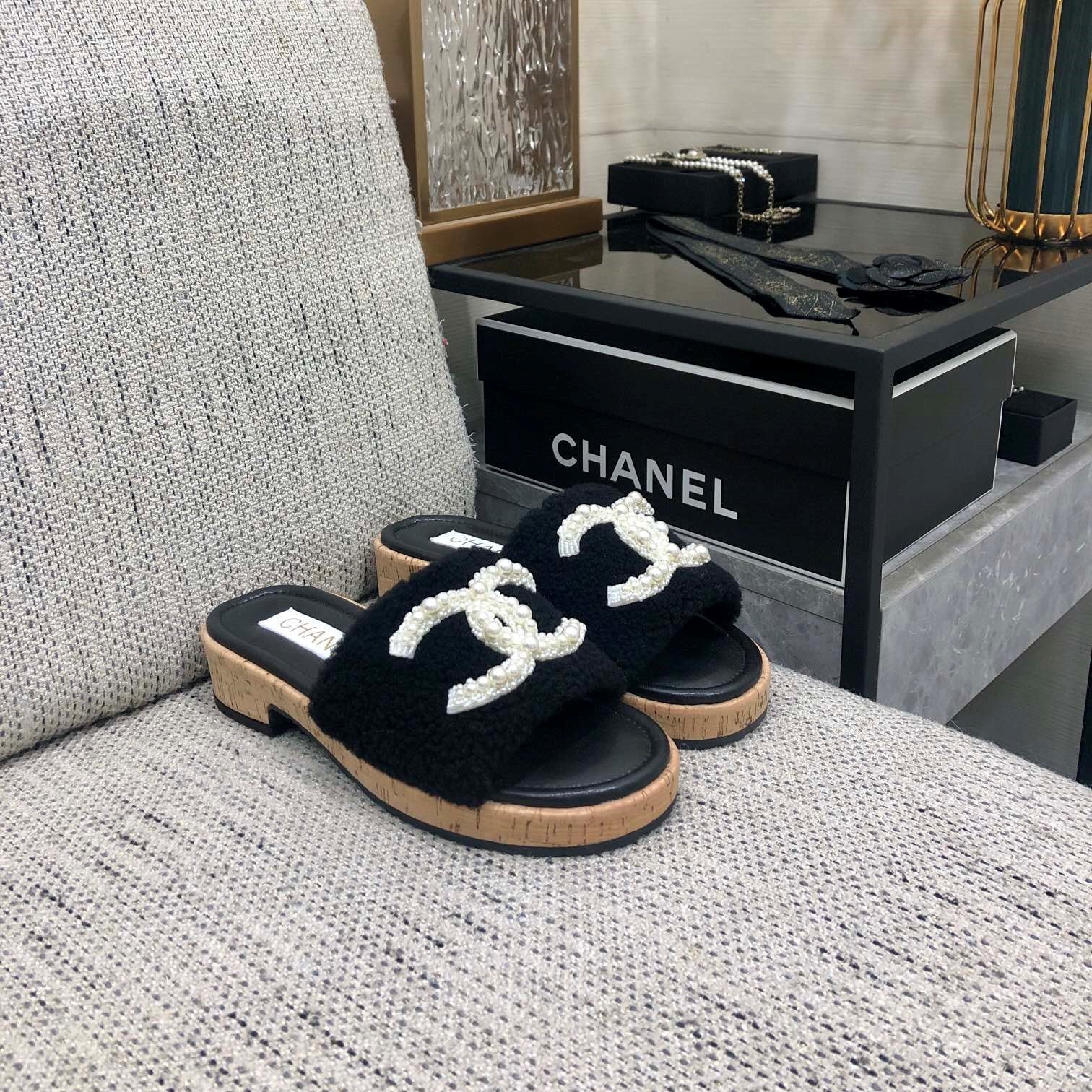 CC Pearl Plush Slides Black Wool Leather 970127