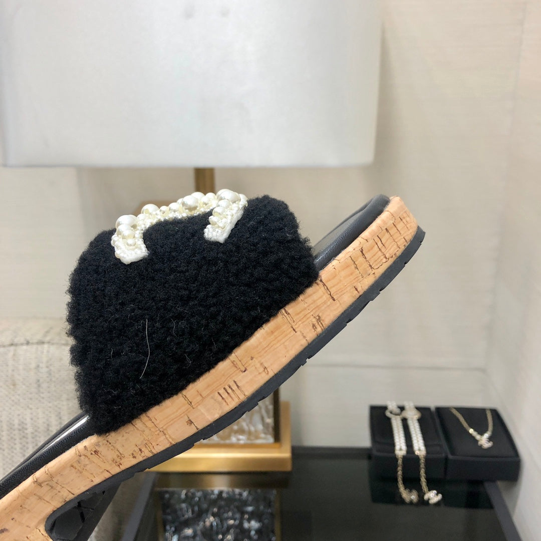 CC Pearl Plush Slides Black Wool Leather 970127