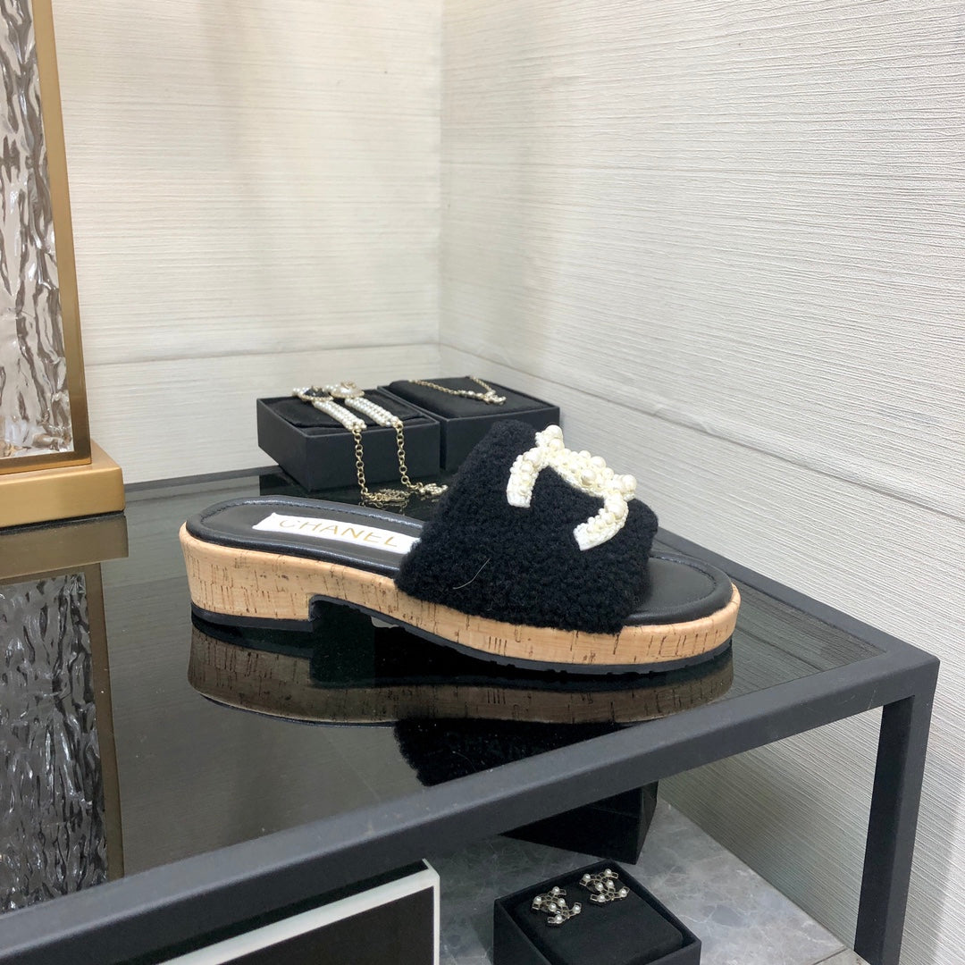 CC Pearl Plush Slides Black Wool Leather 970127