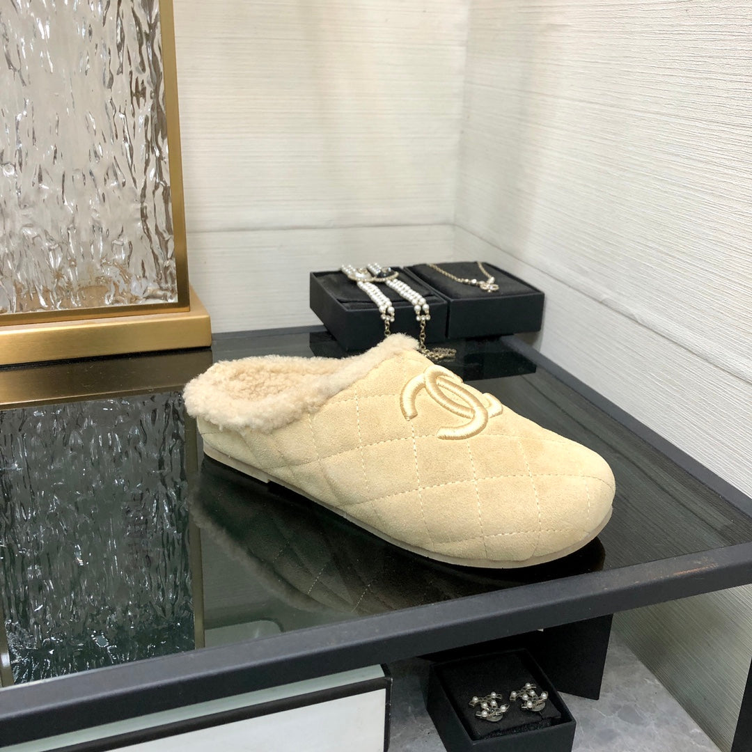 CC 26s Mules Beige Quilted Suede Shearling 970155