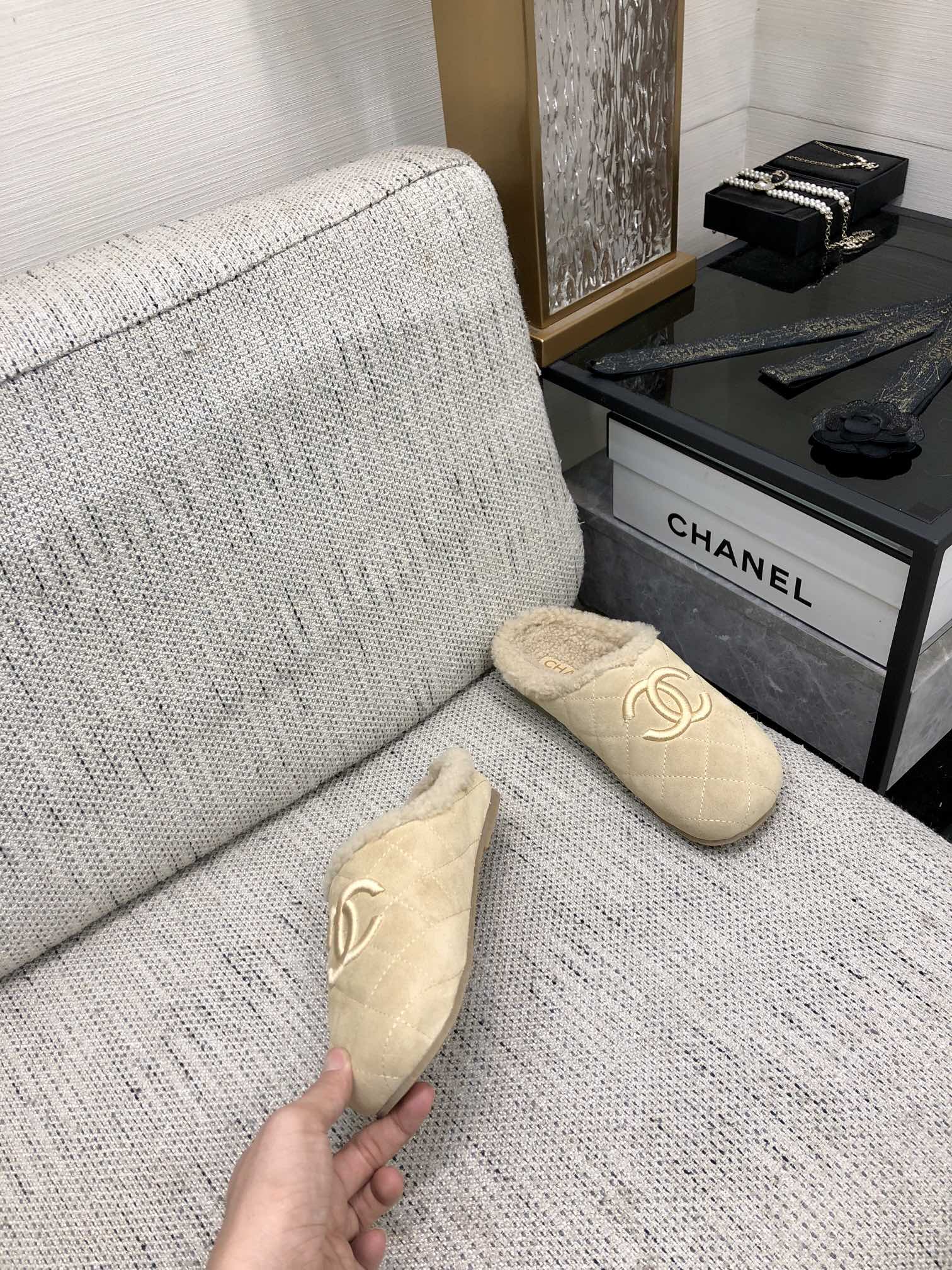CC 26s Mules Beige Quilted Suede Shearling 970155