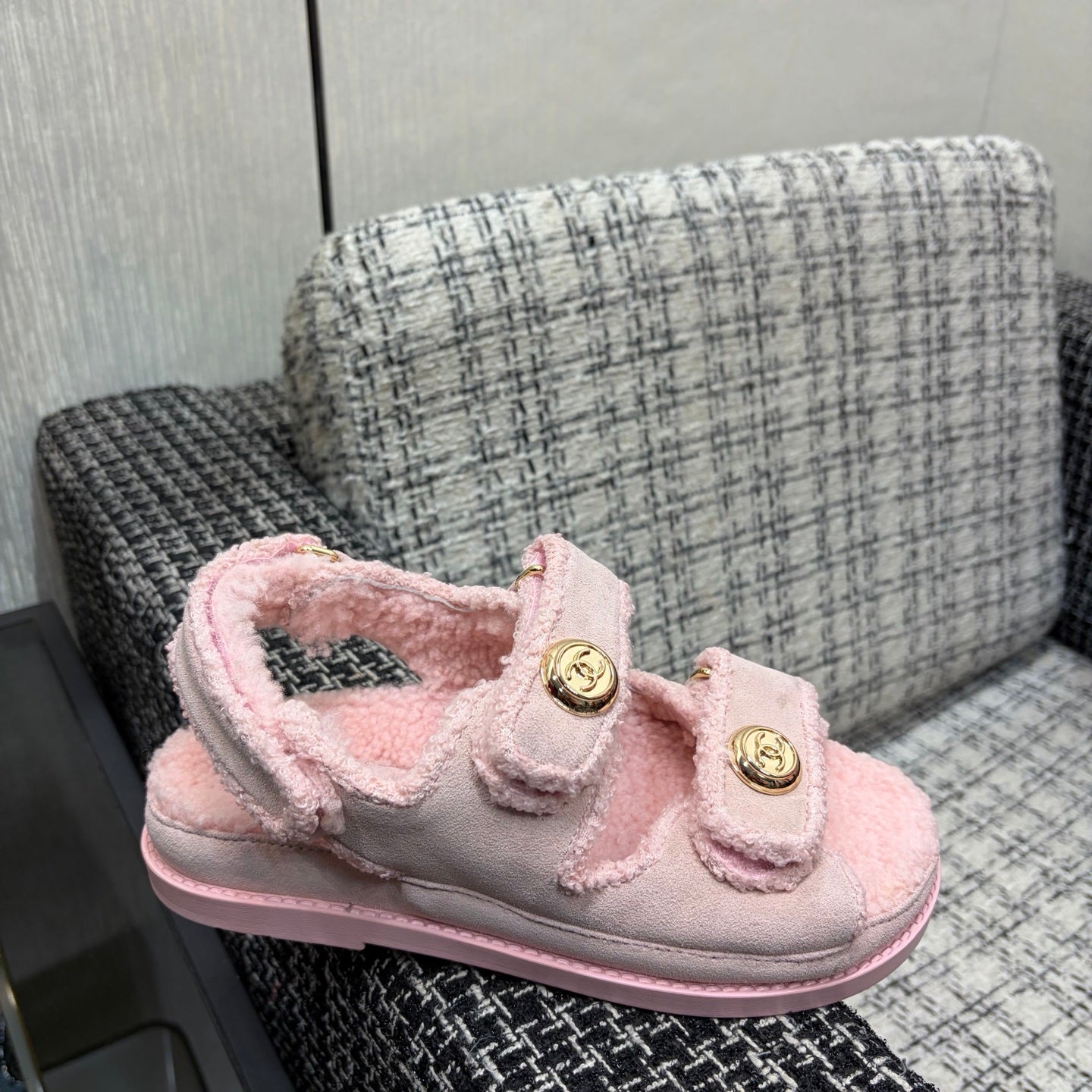 CC 26s Dad Sandals Light Pink Suede Shearing 970113
