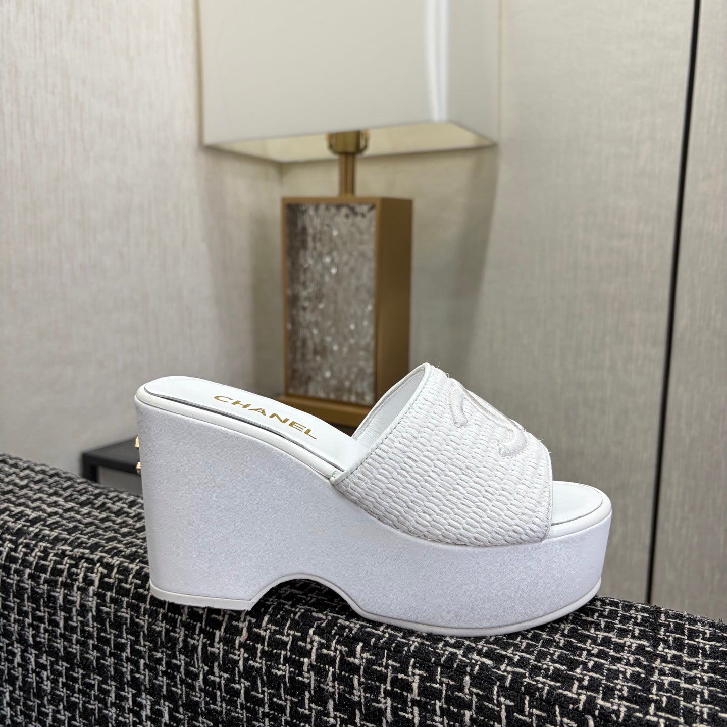 CC 26s Platform Slide White Raffia Sheepskin 688698