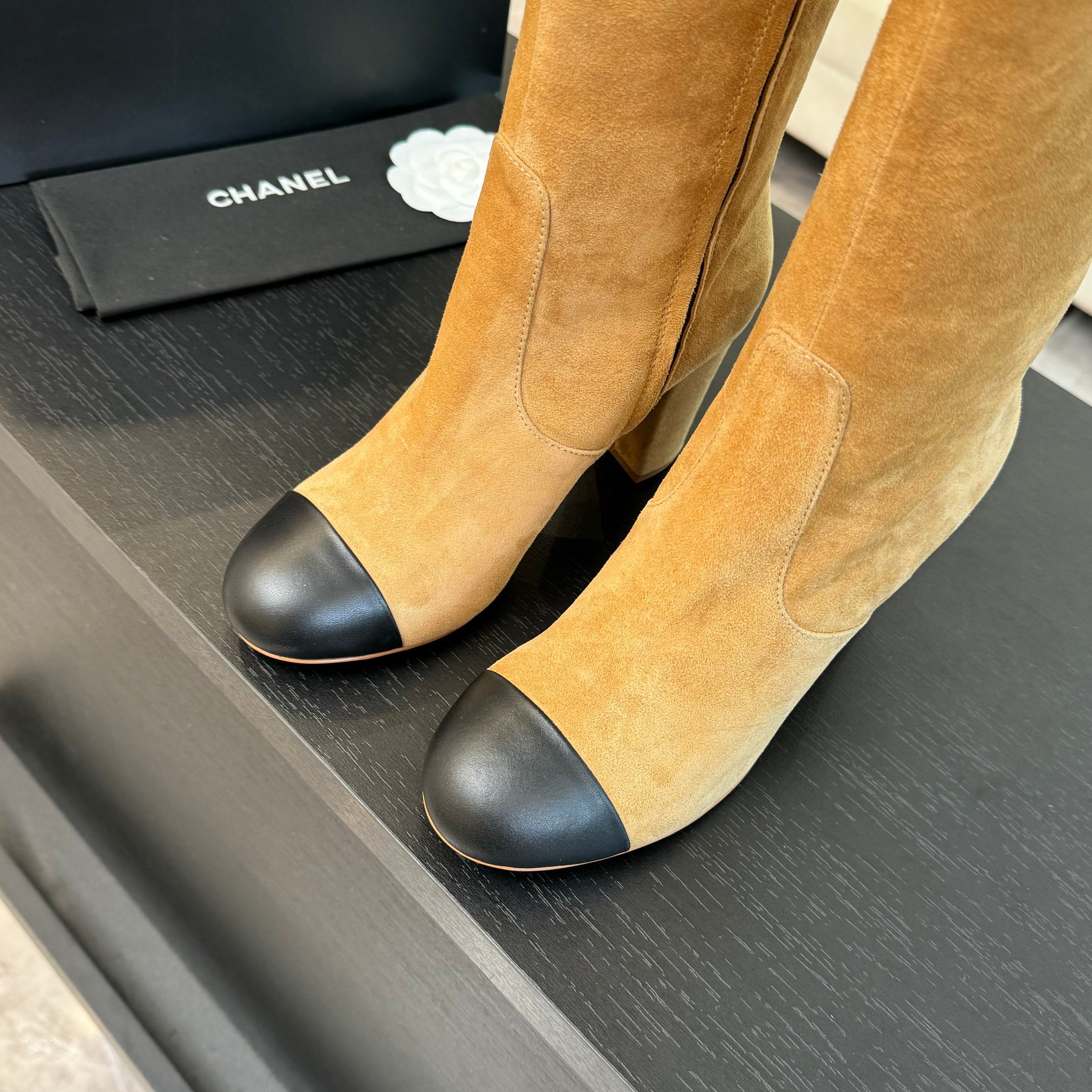CC 26s Block Heel Long Boot 8cm Beige Black Suede Lambskin 957801