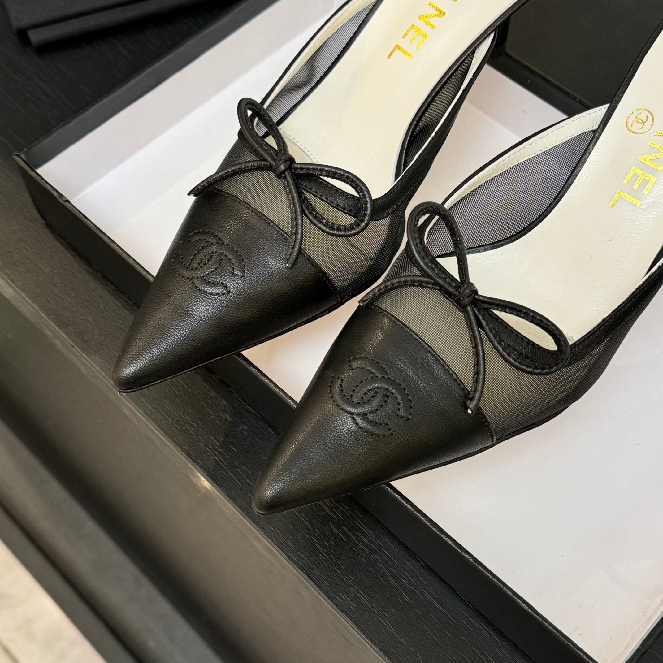 CC 26s Métiers d'Art Pointed-Toe Mule Black Mesh Sheepskin 700621