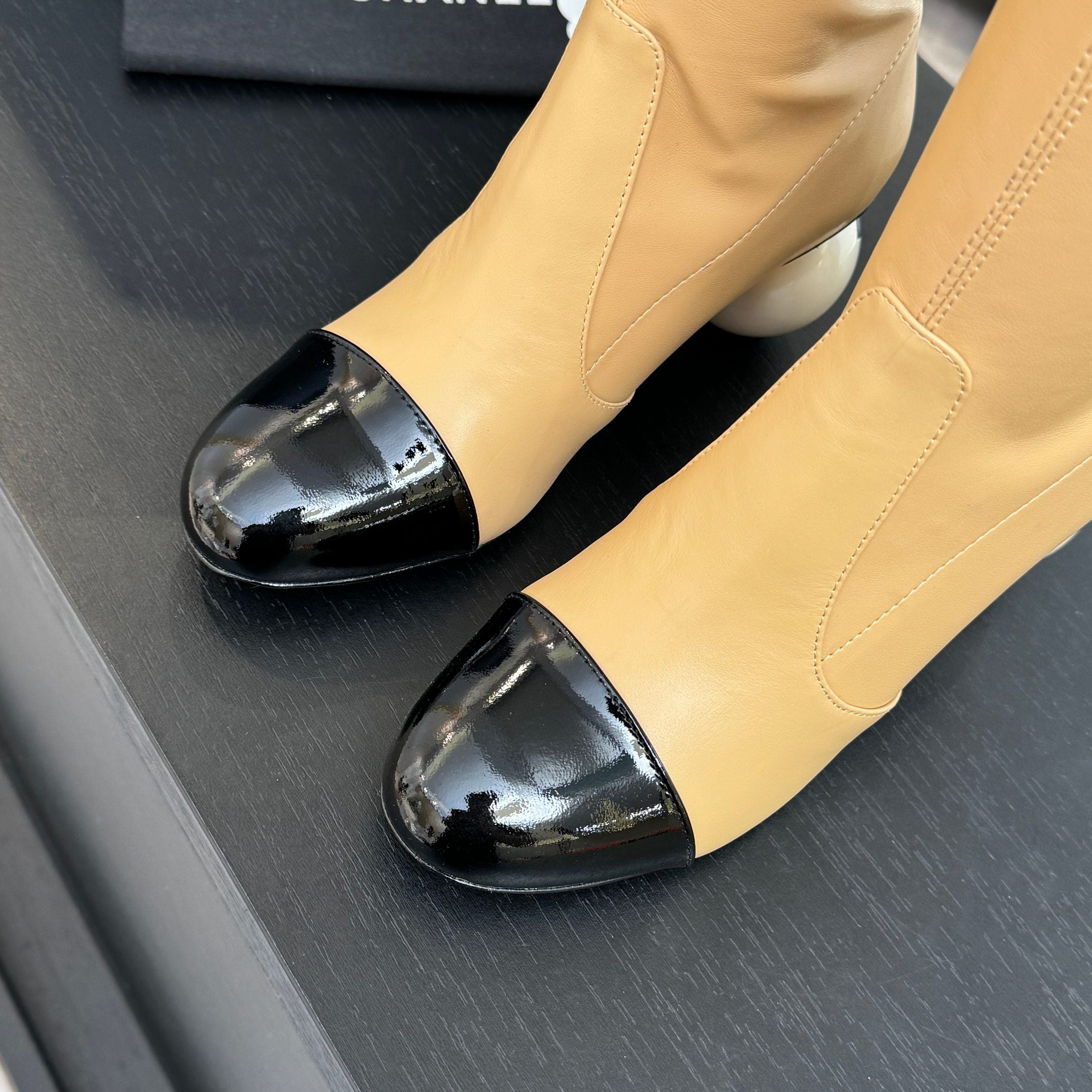 CC 25A Double C Giant Pearl Heel Boots 50mm Black Beige Cowhide 454947
