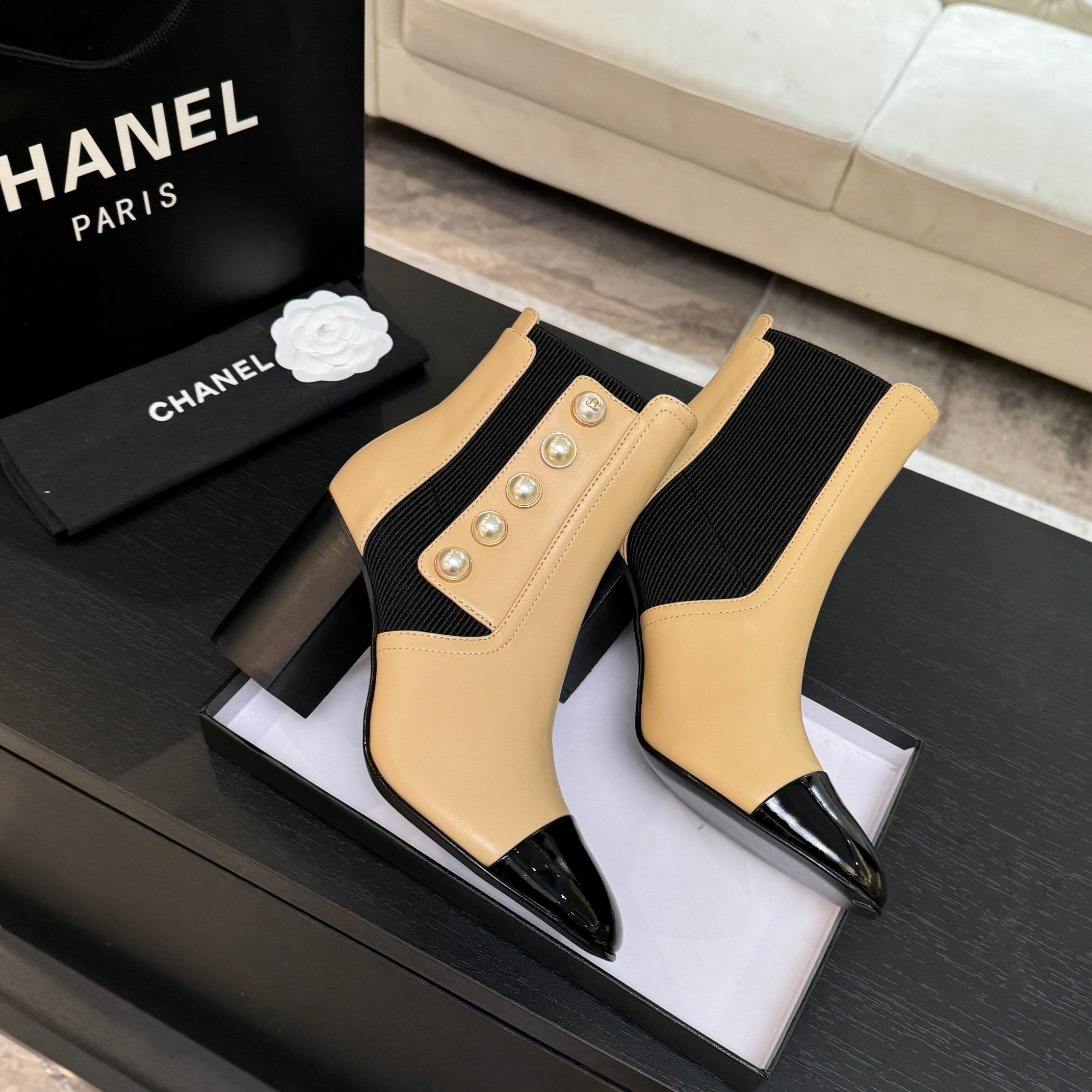 CC 25K FW Ankle Boots With Pearl 90mm Beige Sheepskin 528385