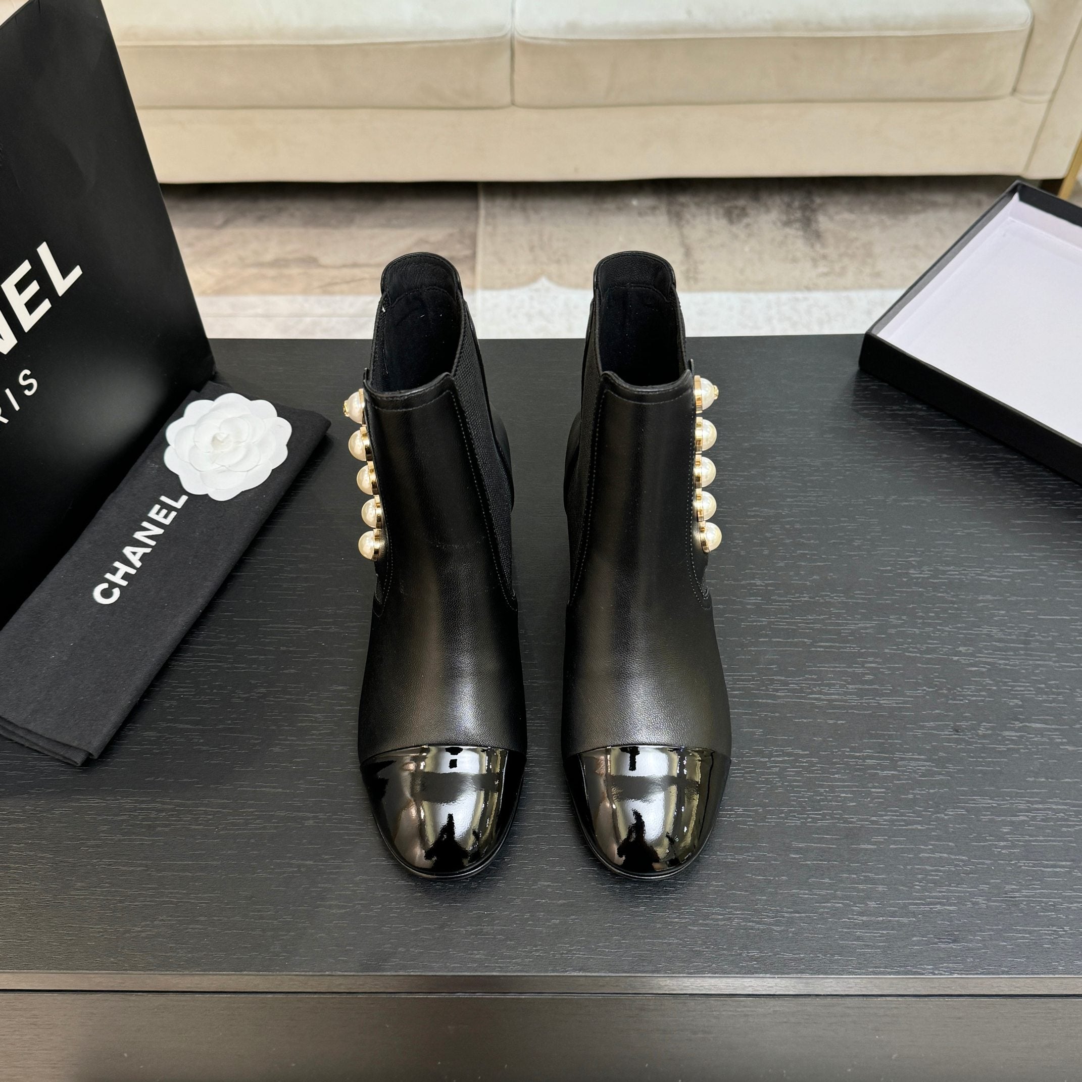 CC 25K FW Ankle Boots With Pearl 60mm Black Sheepskin 528388