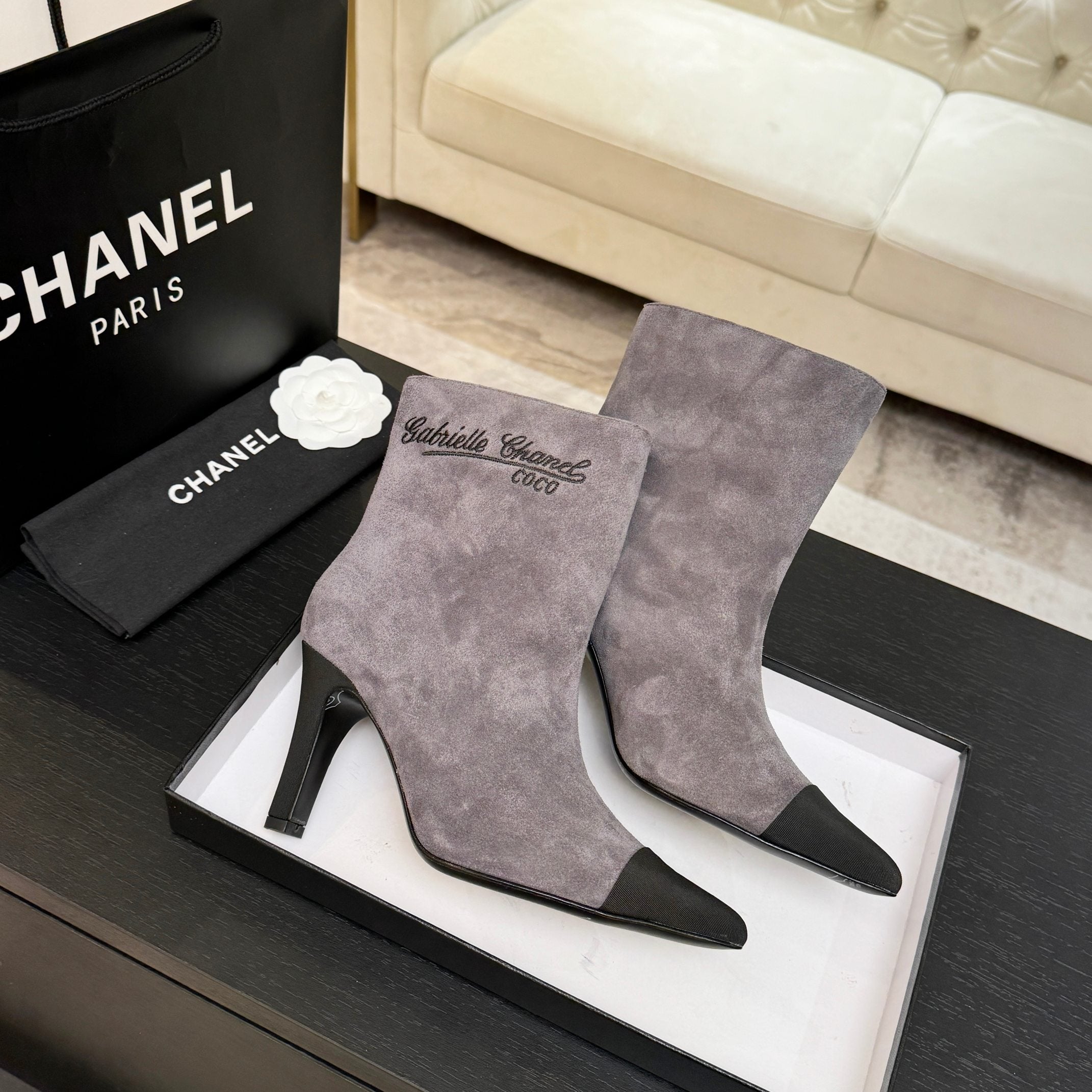 CC Gabrielle Chanel Ankle Boots 8.5cm Purple-Grey Suede Black Fabric