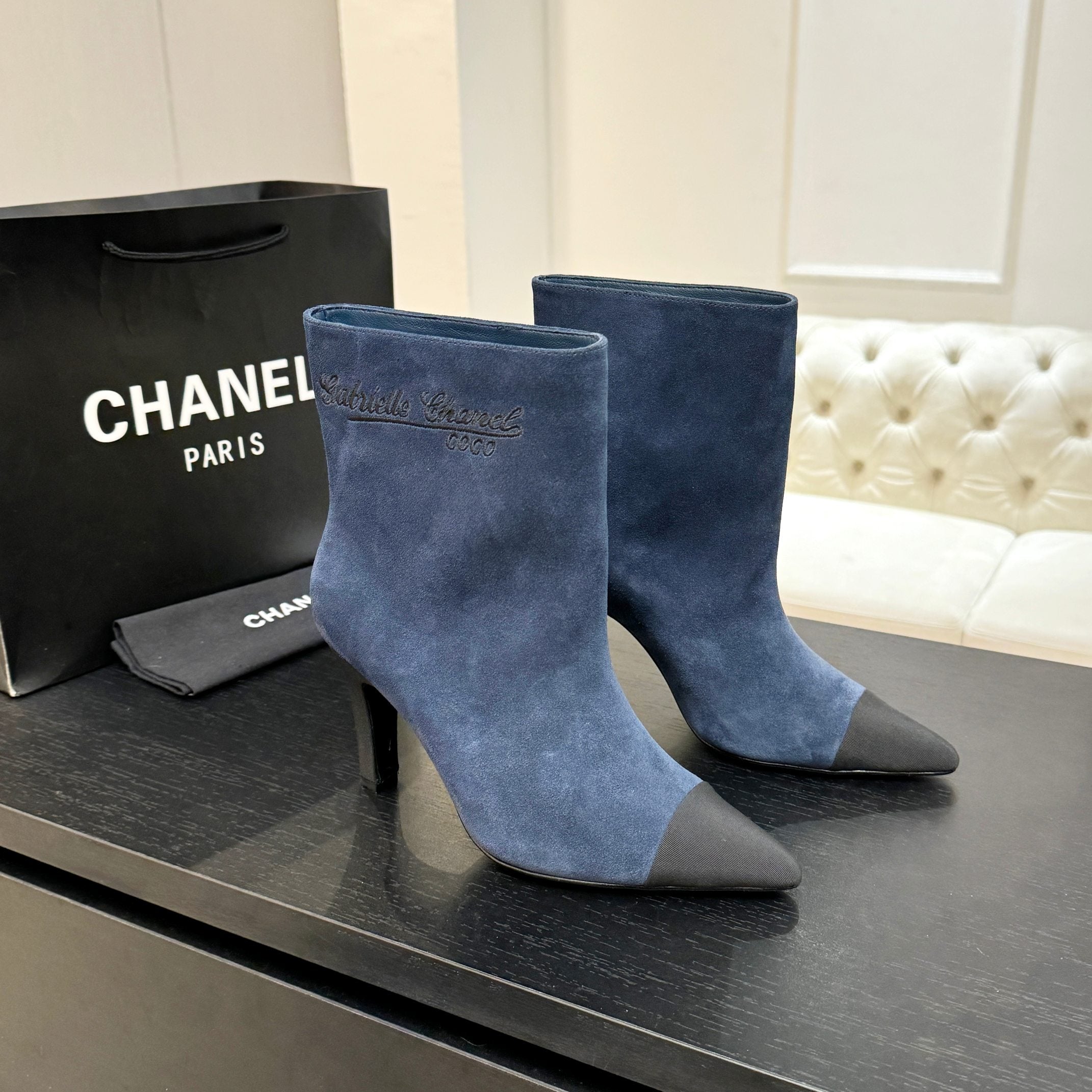 CC Gabrielle Chanel Ankle  Boots 8.5cm Dark Blue Suede Black Fabric