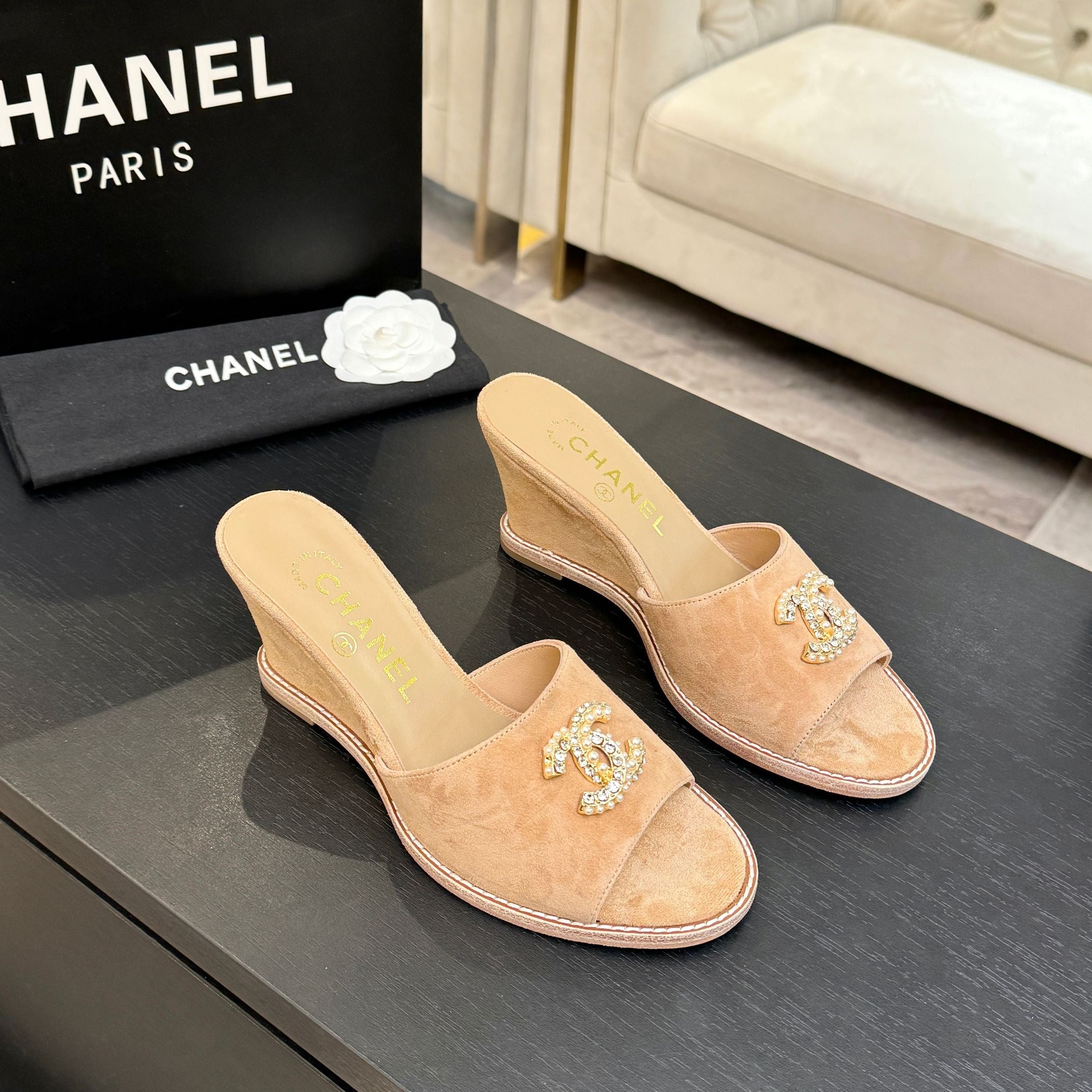 CC 26C Wedge Sandals Khahi Gold Suede 672976