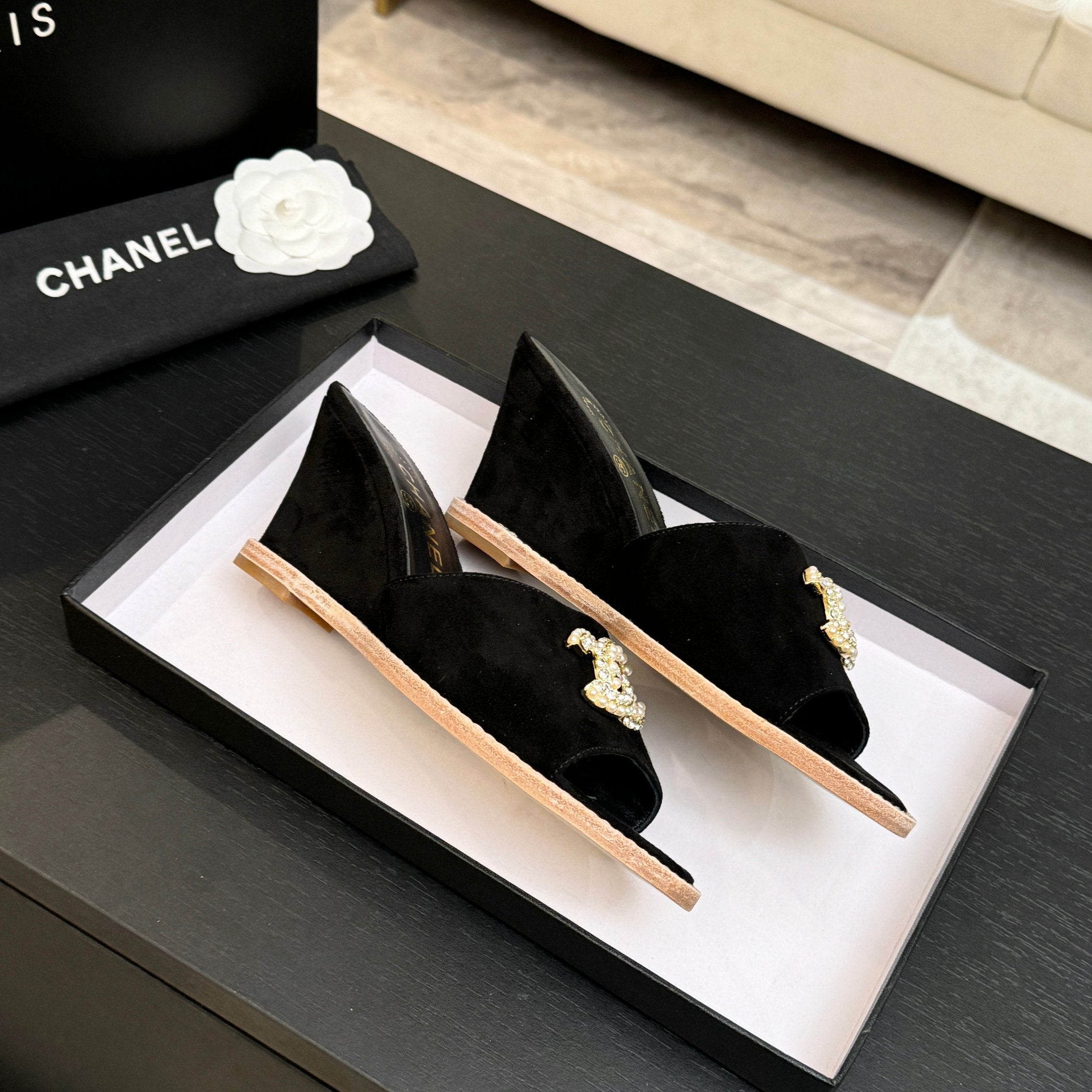 CC 26C Wedge Sandals Black Gold Suede 672979