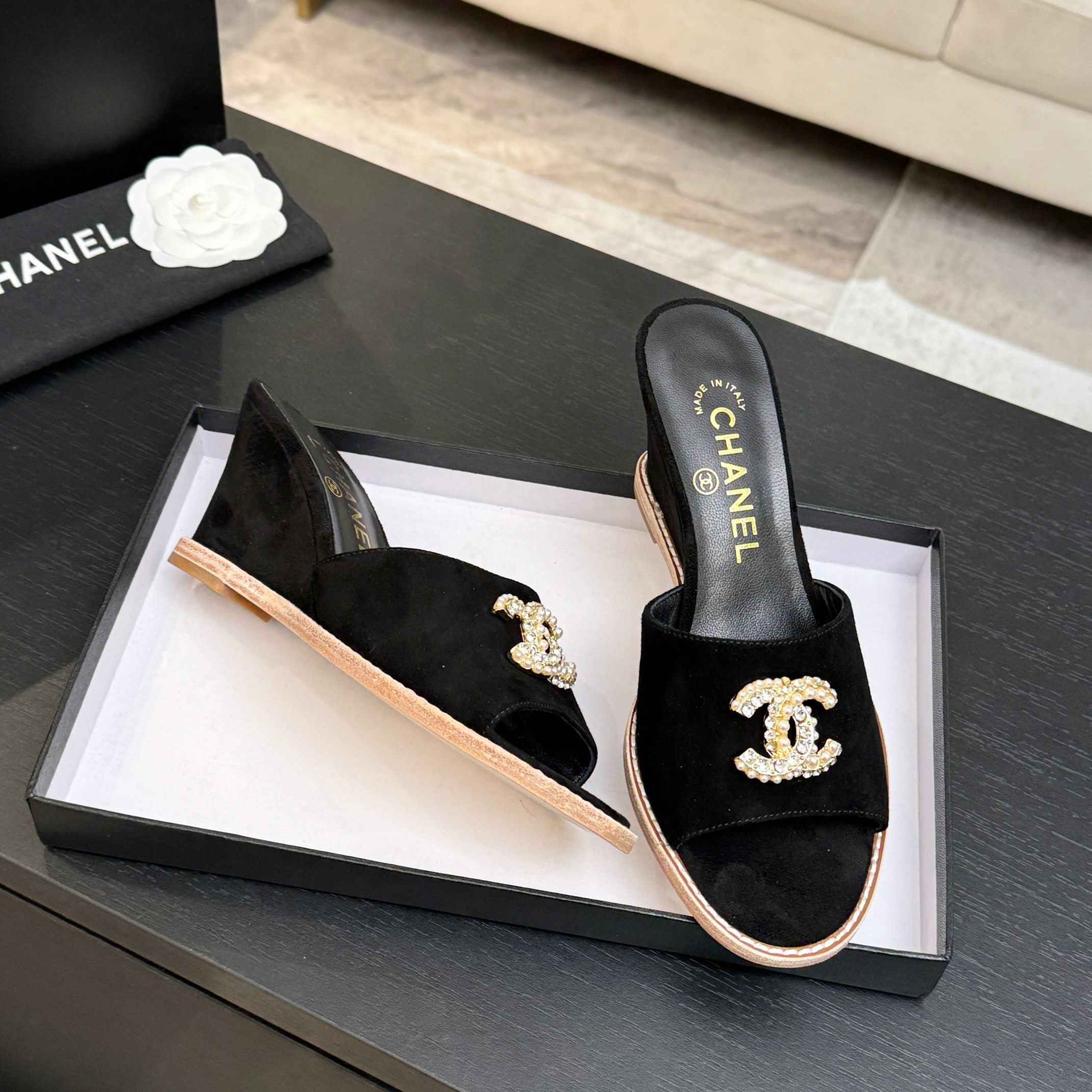 CC 26C Wedge Sandals Black Gold Suede 672979