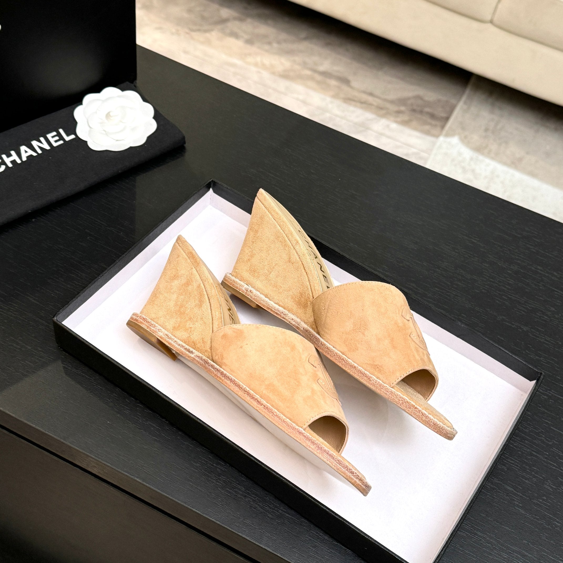 CC 26C Wedge Sandals Khahi Suede 672989