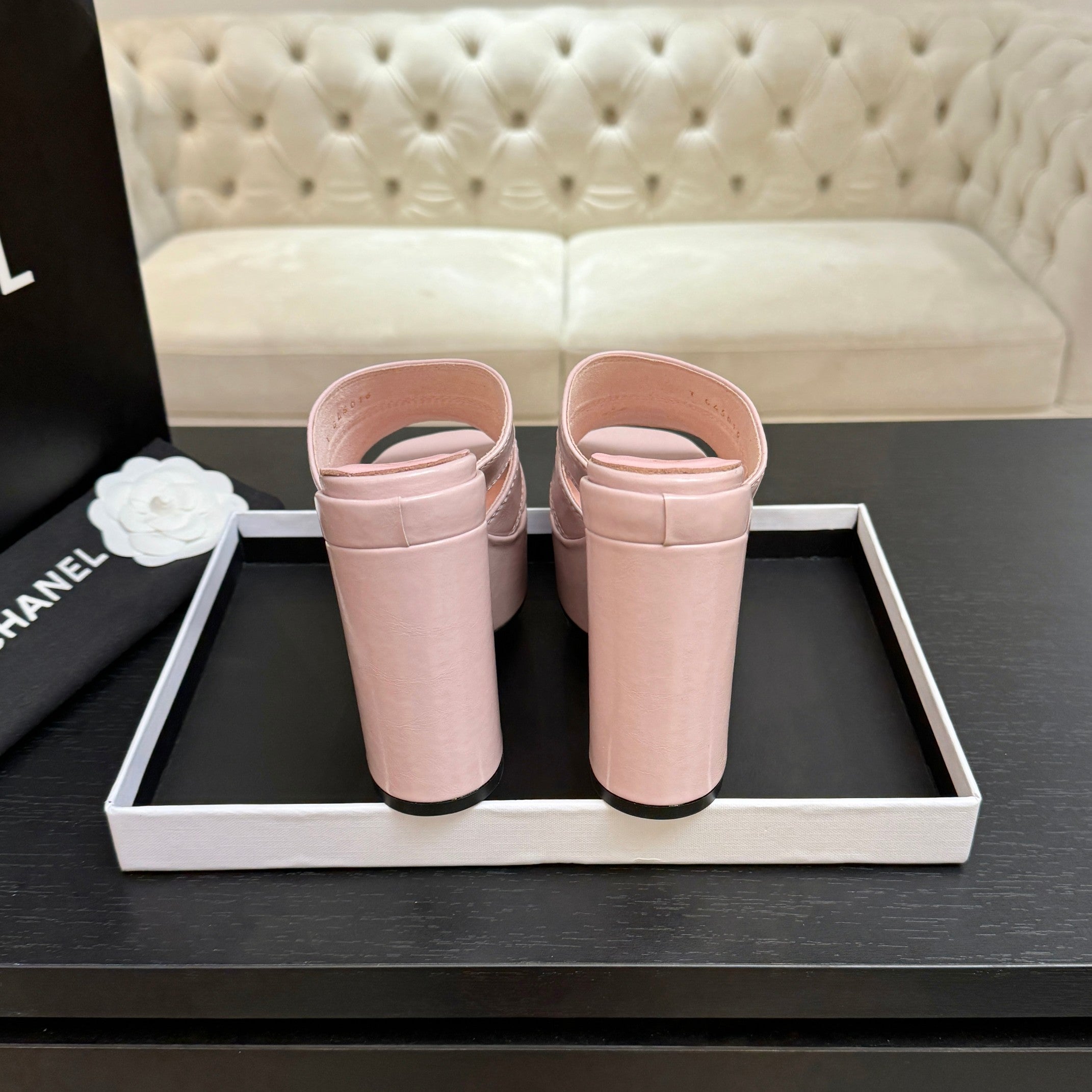 CC 26 Platform High-Heeled 12.5cm Light Pink Glossy Cowhide 673057