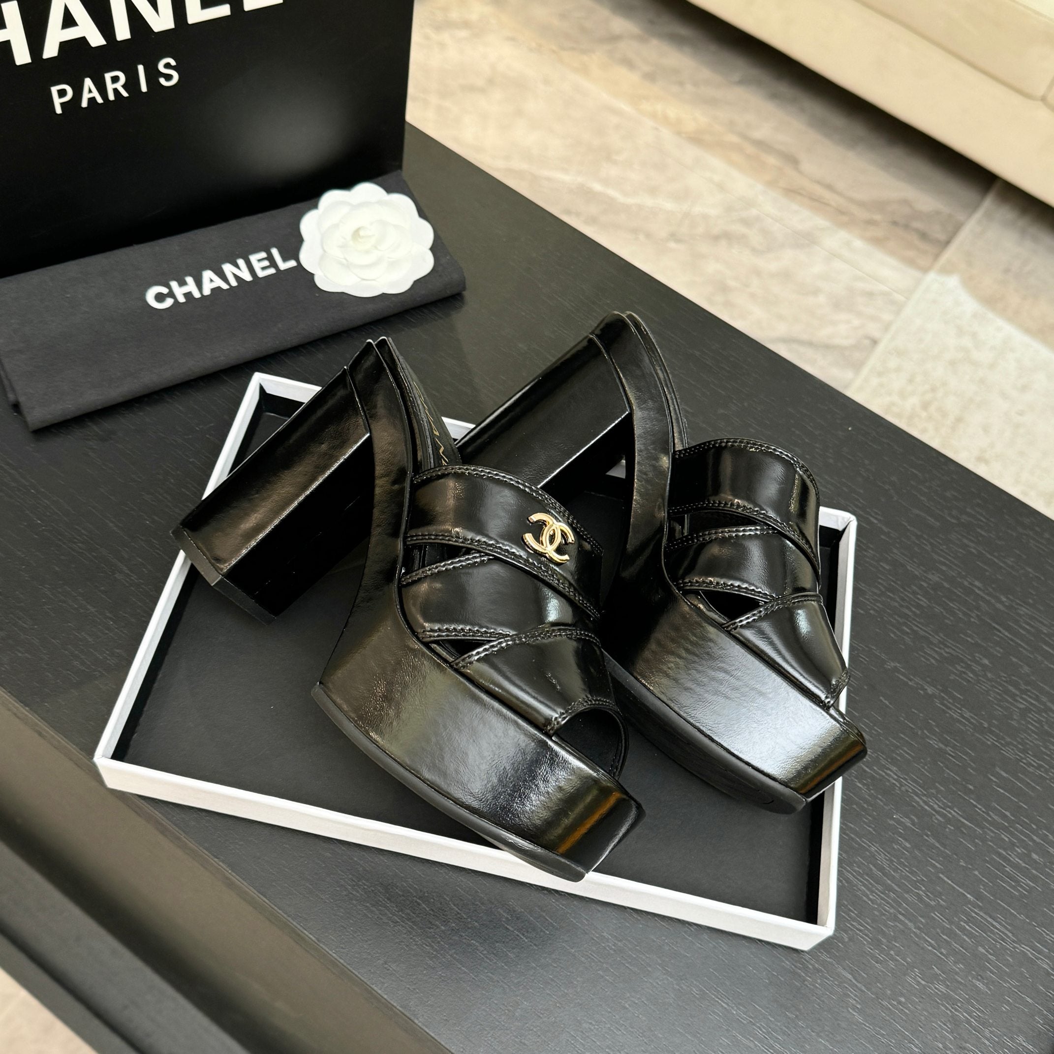 CC 26 Platform High-Heeled 12.5cm Black Glossy Cowhide 673059