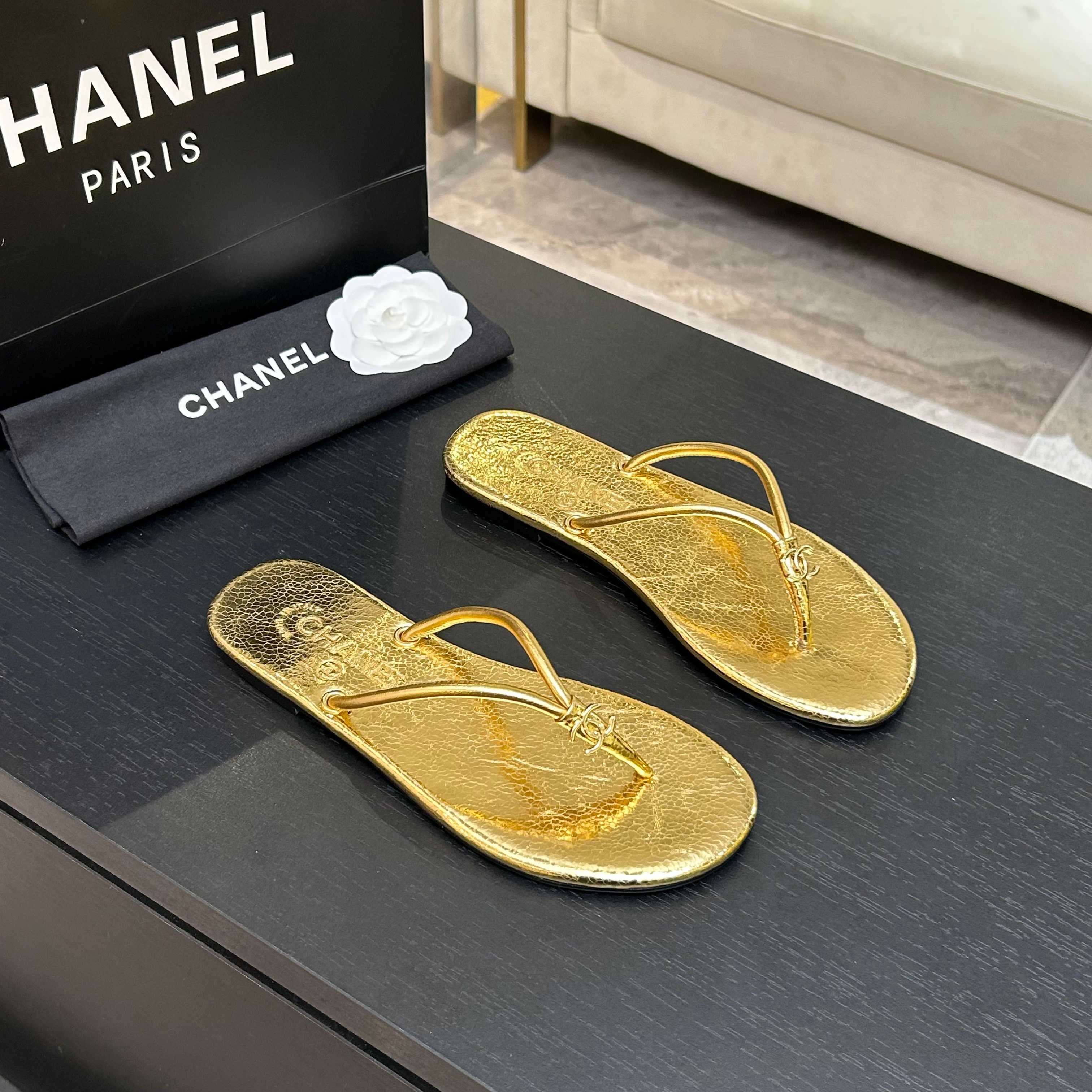 CC 2026 Thong Sandal Gold Metalic Calfskin