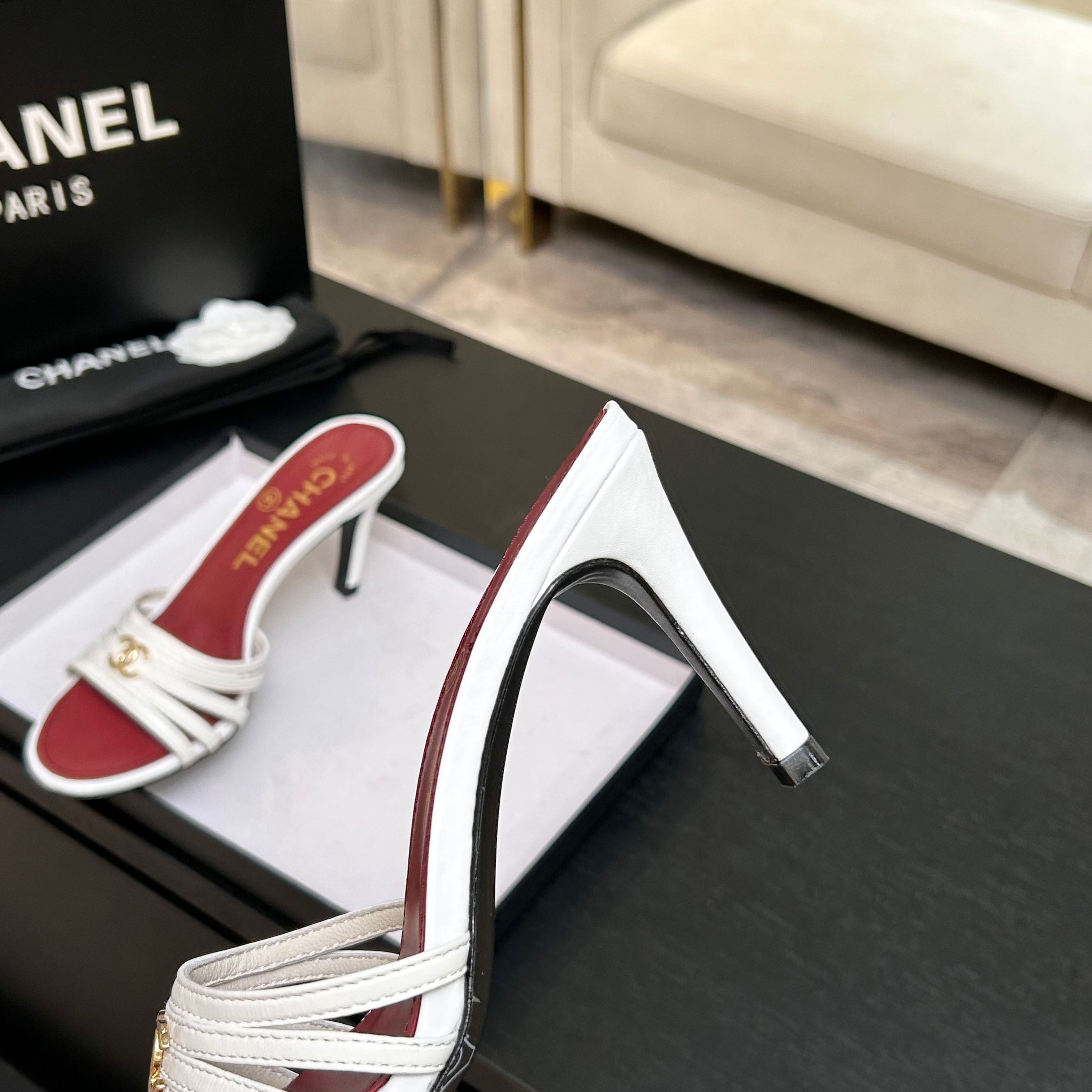 CC Métiers d’art 26s Mules 6cm White Leather 847253