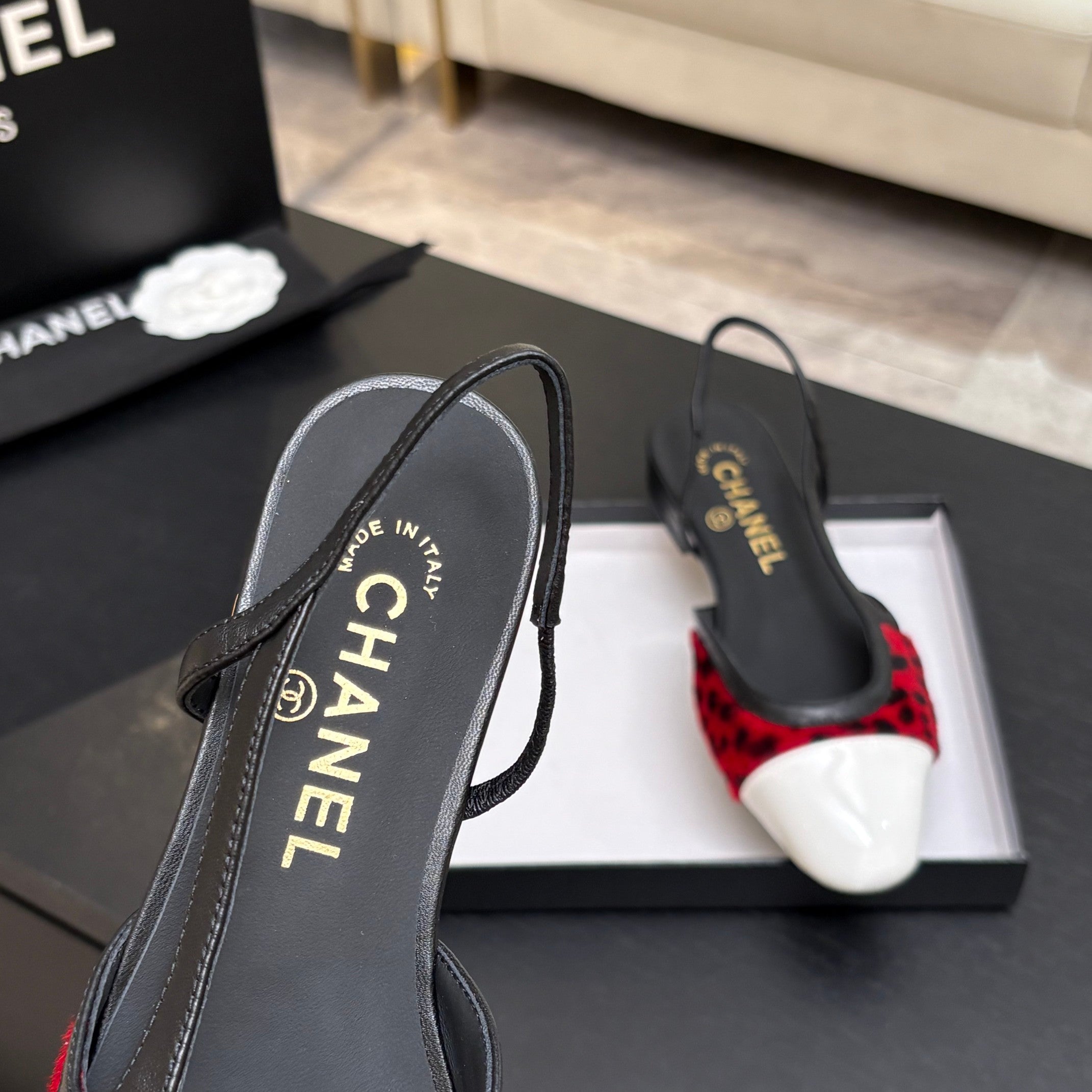 CC 26s Classic Slingback Flat Black Red White Horsehair Patent Leather 907631