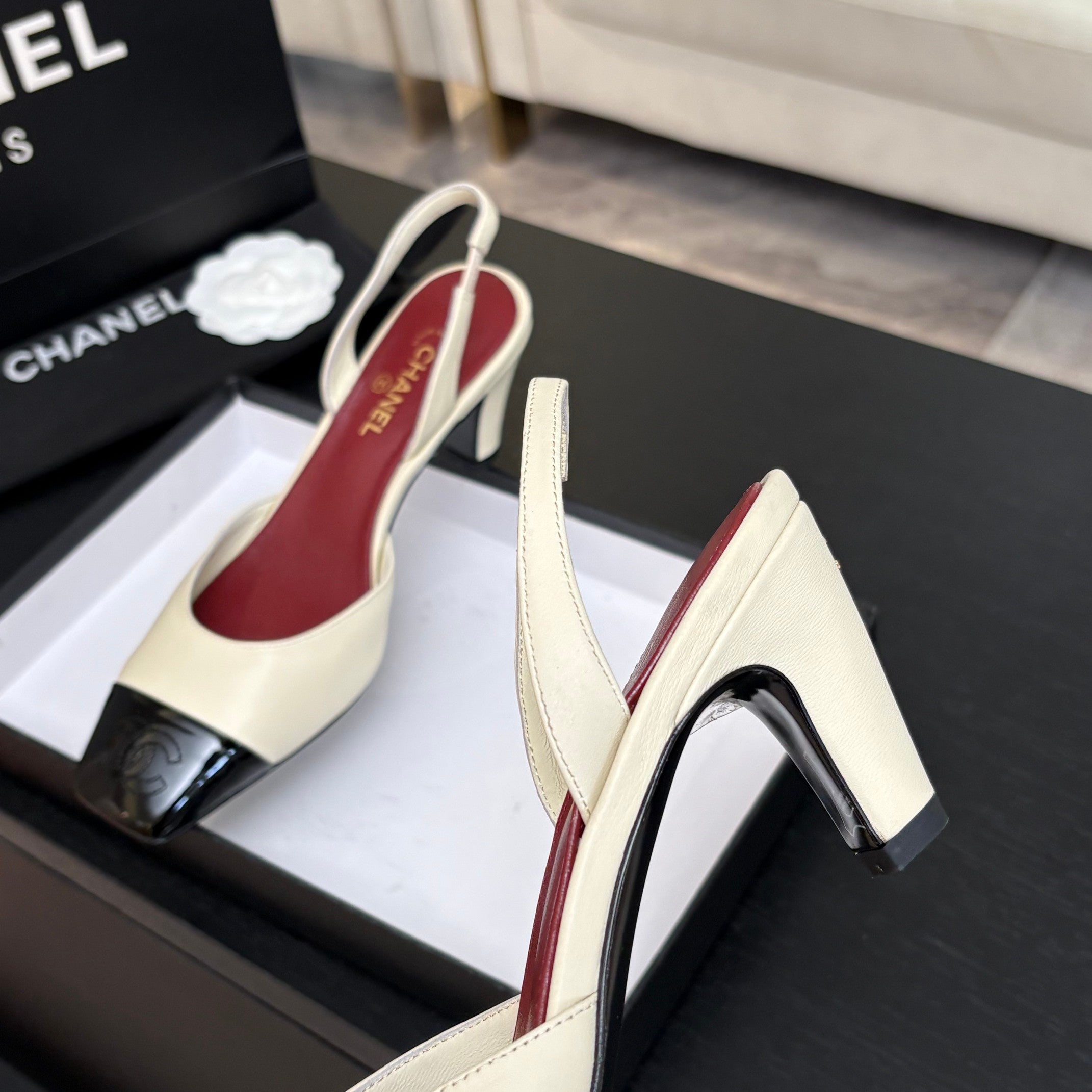 CC 26s Square Cap Toe Slingback 7cm Black Cream Lambskin Patent Leather 958025