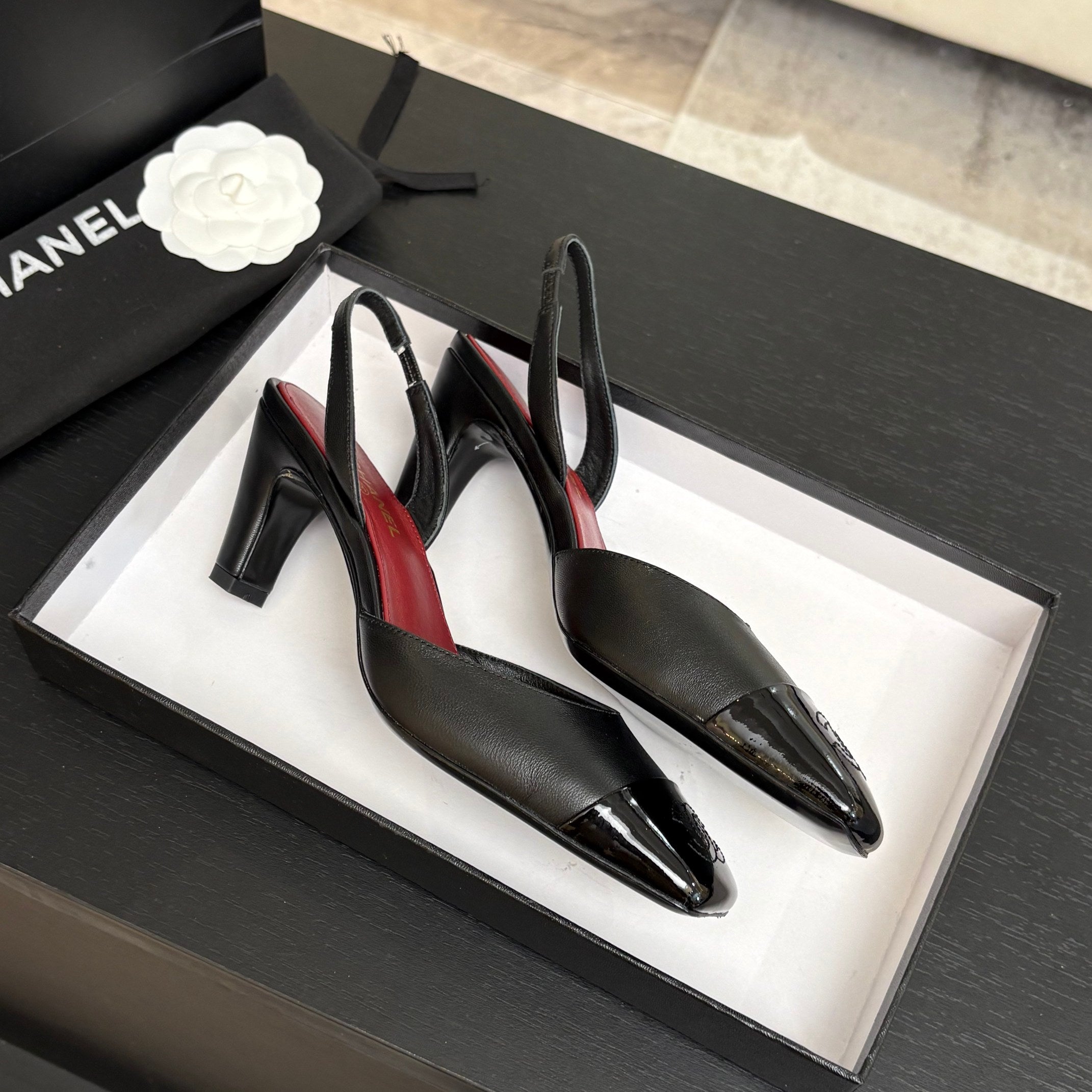 CC 26s Square Cap Toe Slingback 7cm Black Lambskin Patent Leather 958026