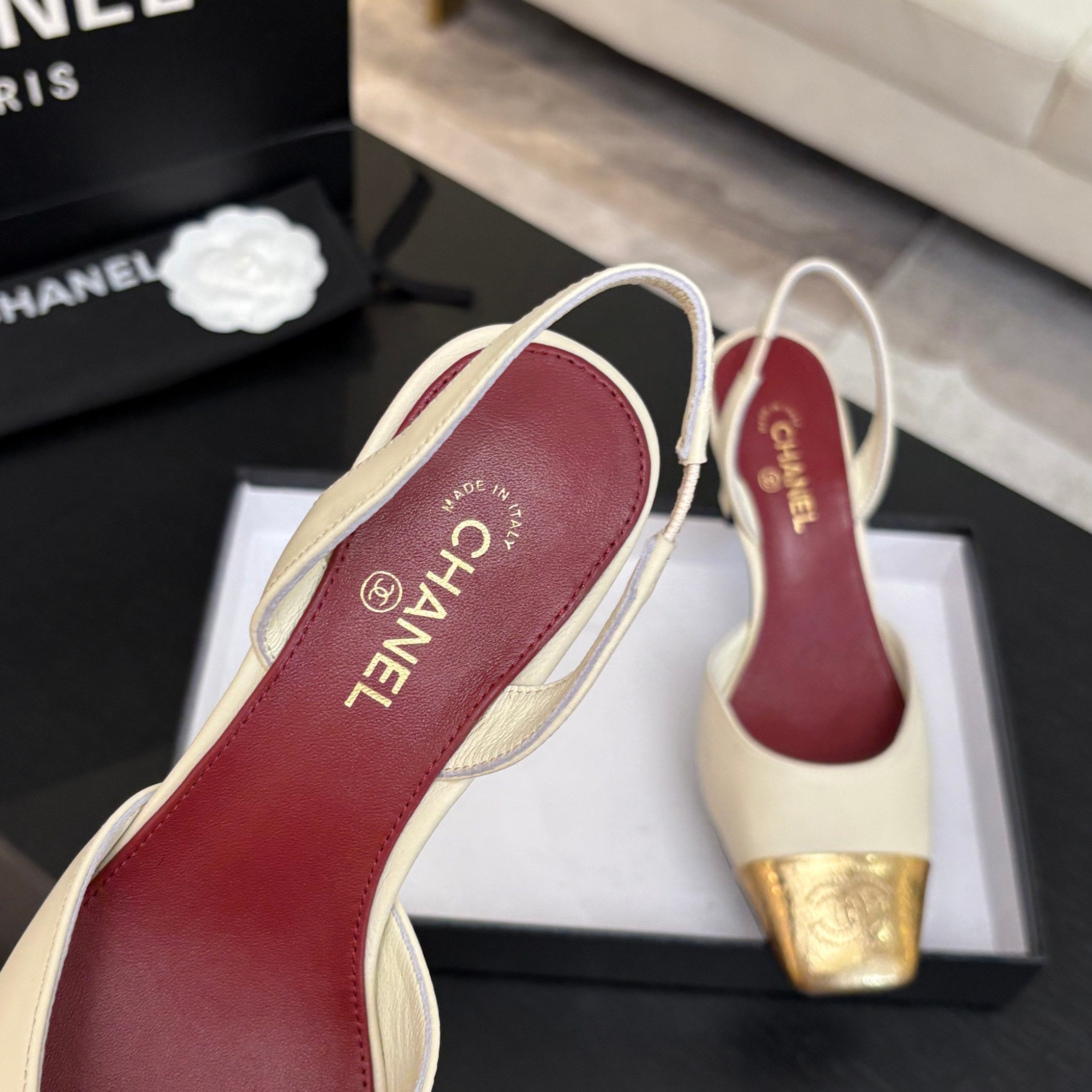 CC 26s Square Cap Toe Slingback 7cm Black Gold Lambskin 958029