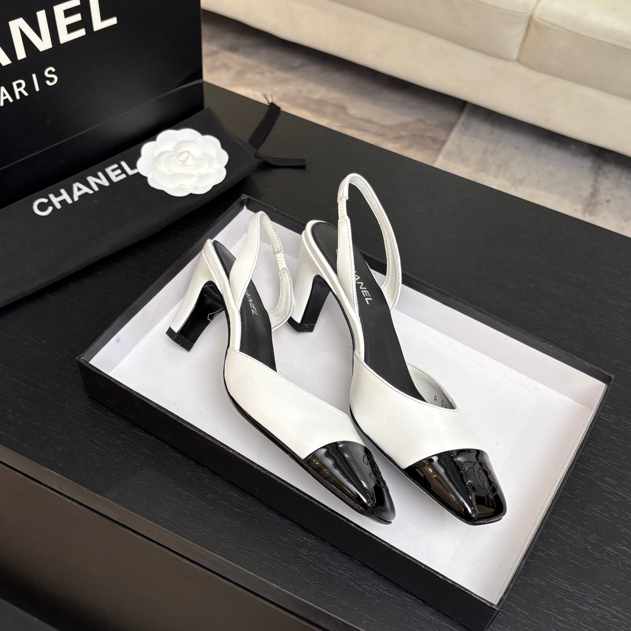 CC 26s Square Cap Toe Slingback 7cm Black White Lambskin Patent Leather 958030