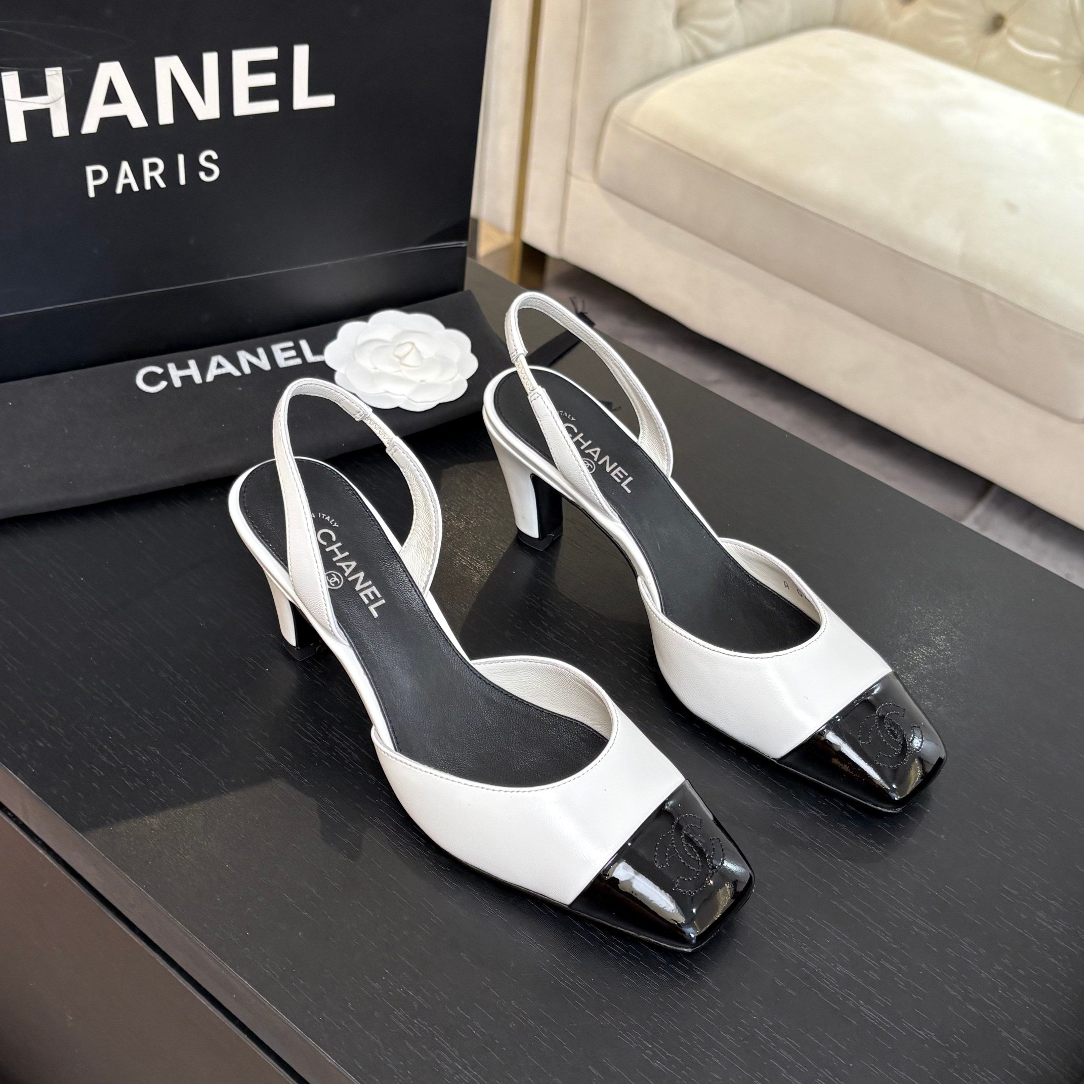 CC 26s Square Cap Toe Slingback 7cm Black White Lambskin Patent Leather 958030
