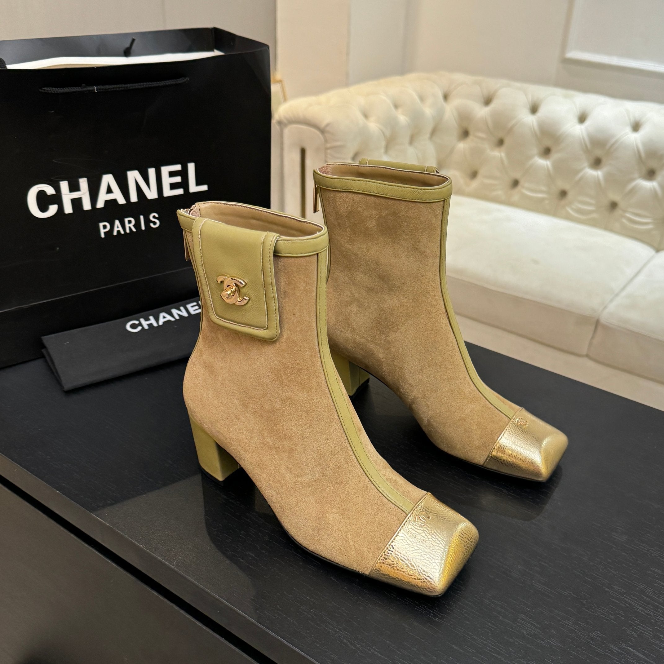 CC 26s Ankle Boots With Pocket Beige Suede Patent Lambskin 958071