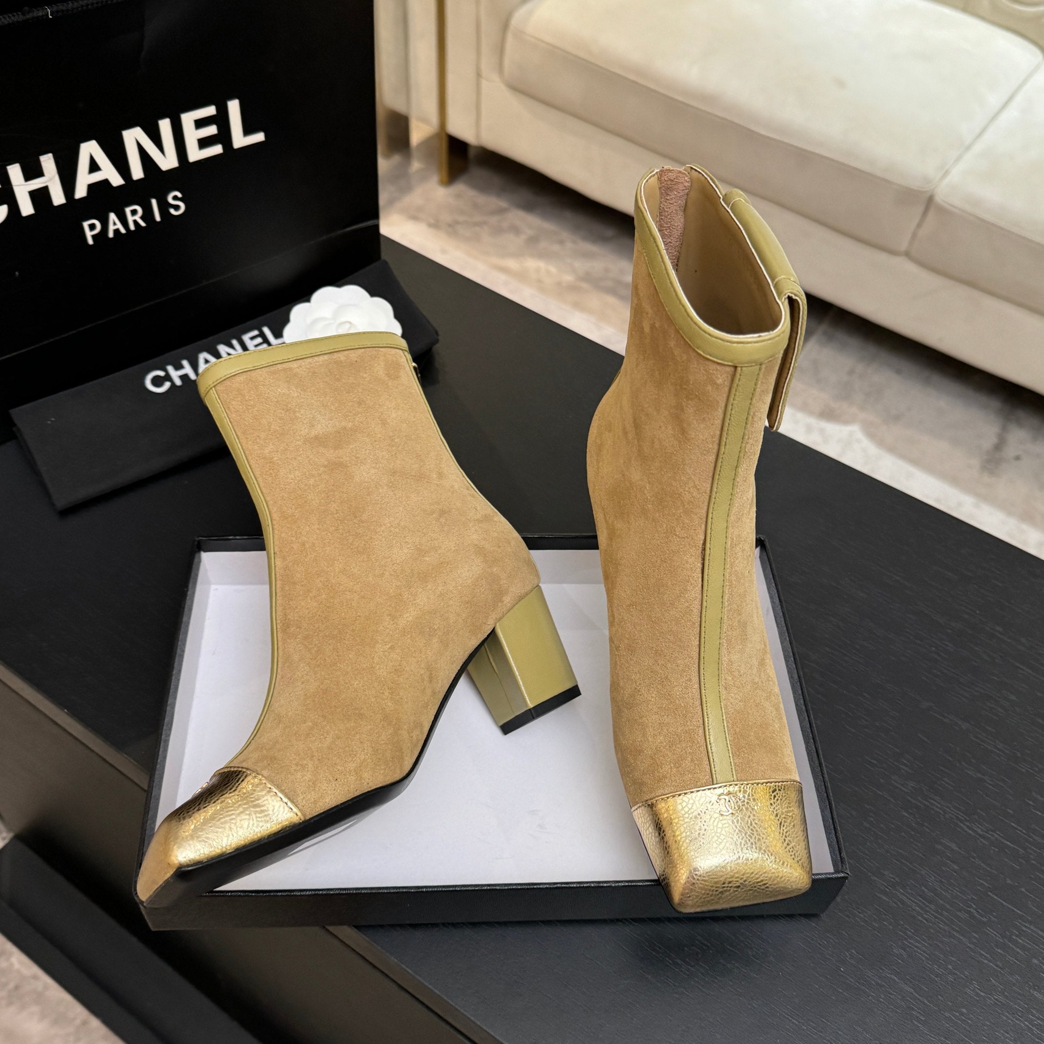 CC 26s Ankle Boots With Pocket Beige Suede Patent Lambskin 958071