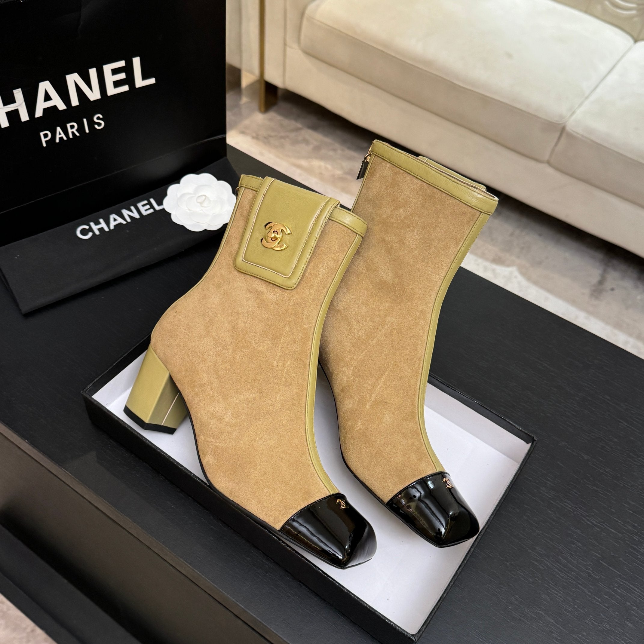 CC 26s Ankle Boots With Pocket Beige Green Suede Lambskin 958073