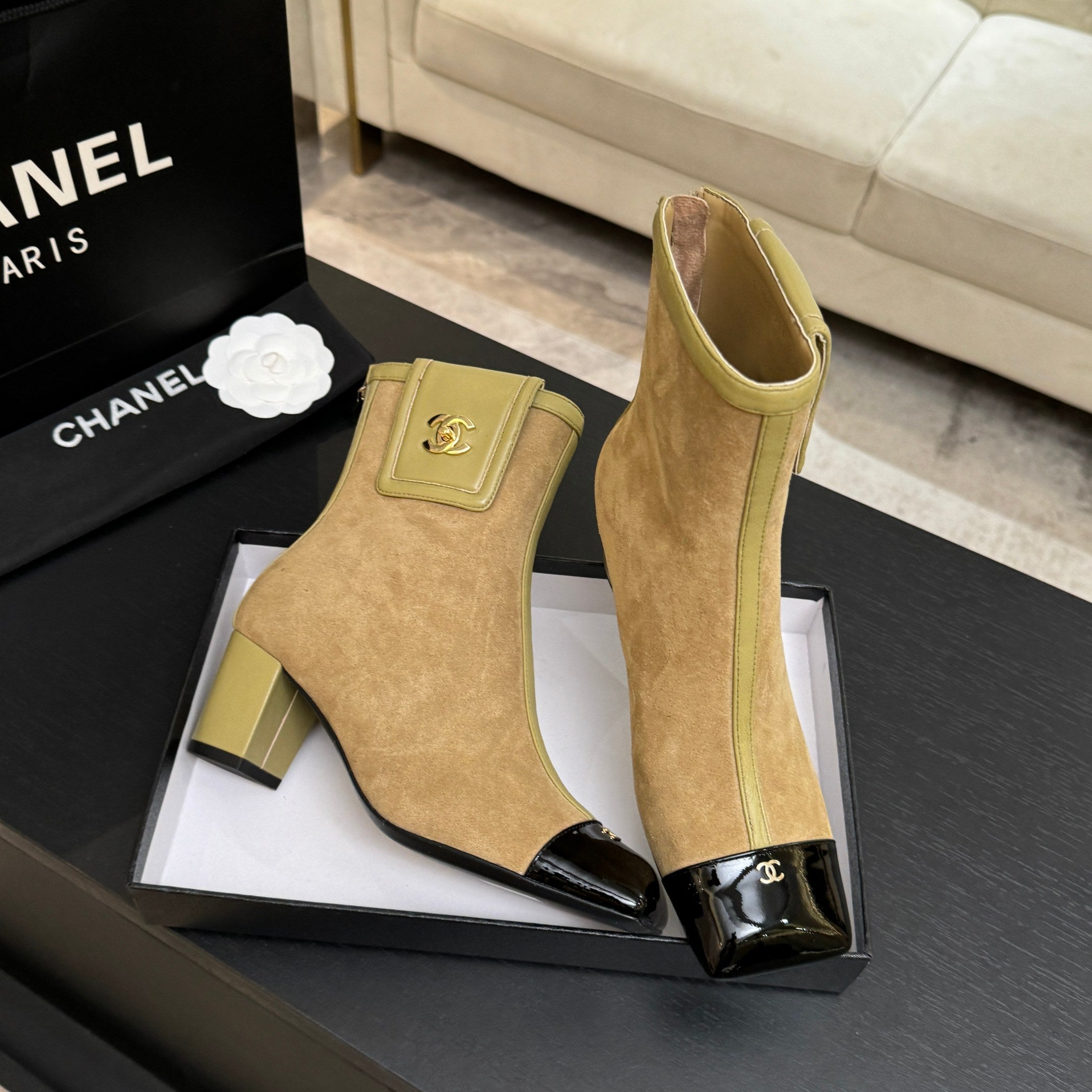 CC 26s Ankle Boots With Pocket Beige Green Suede Lambskin 958073