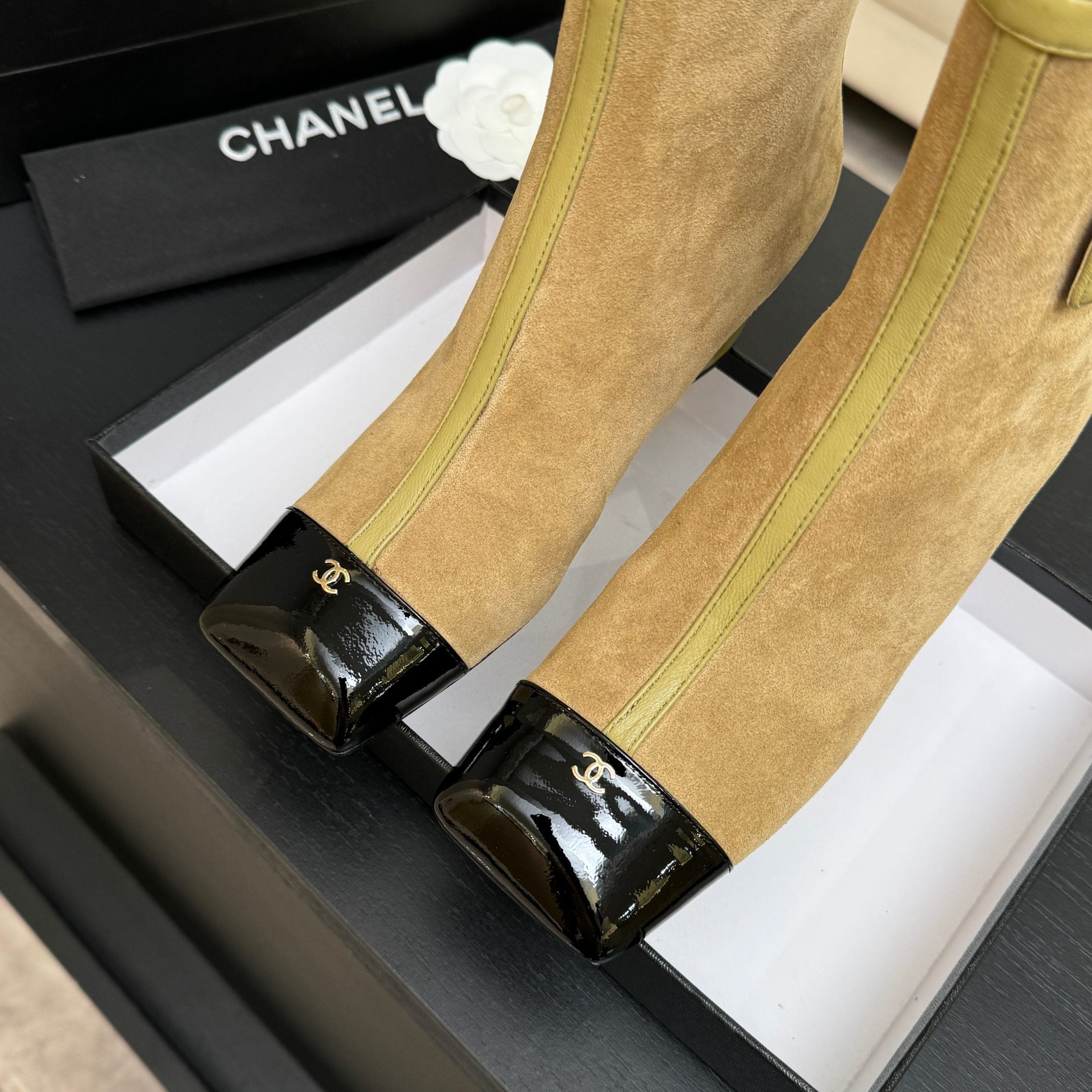CC 26s Ankle Boots With Pocket Beige Green Suede Lambskin 958073