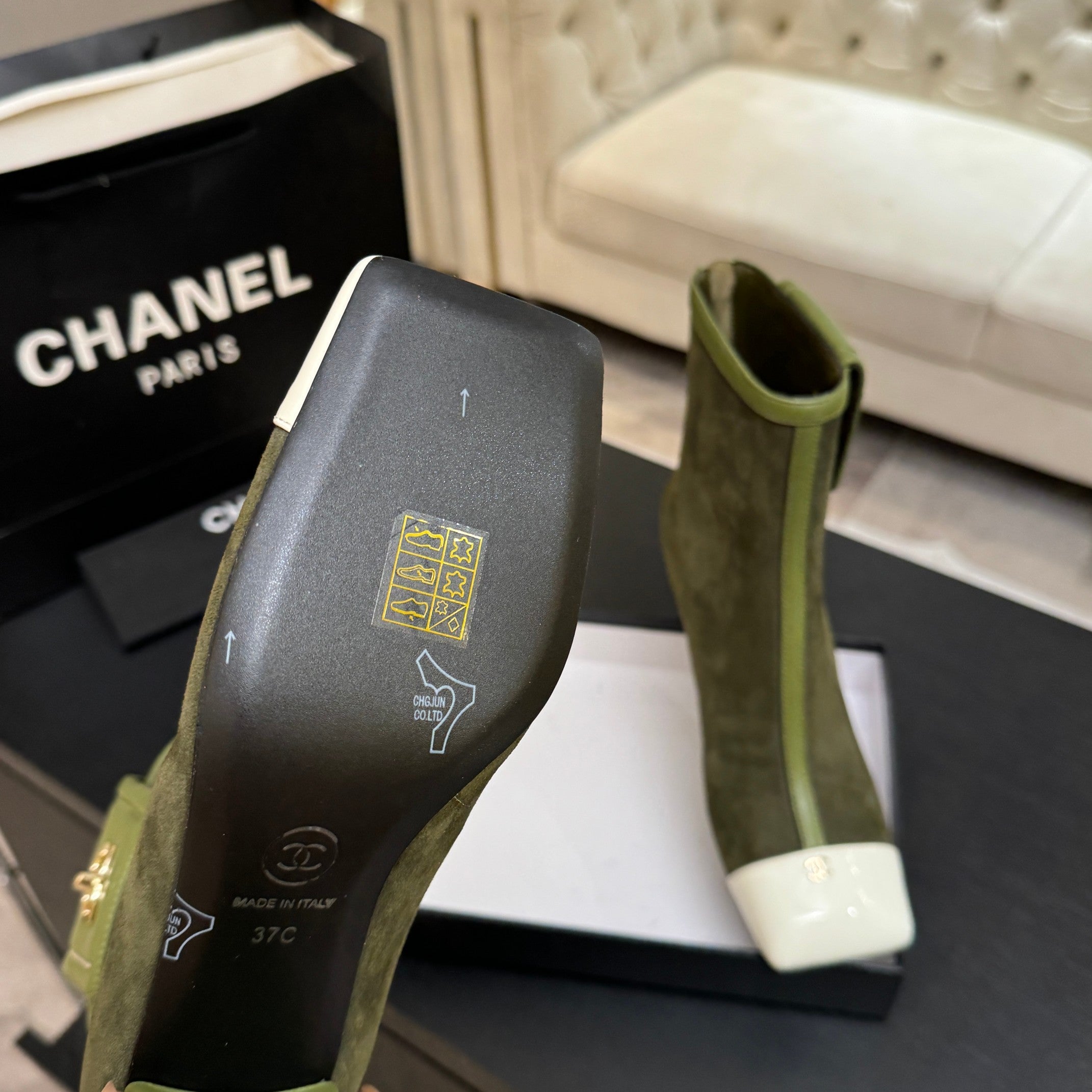 CC 26s Ankle Boots With Pocket Olive Suede Lambskin 958075