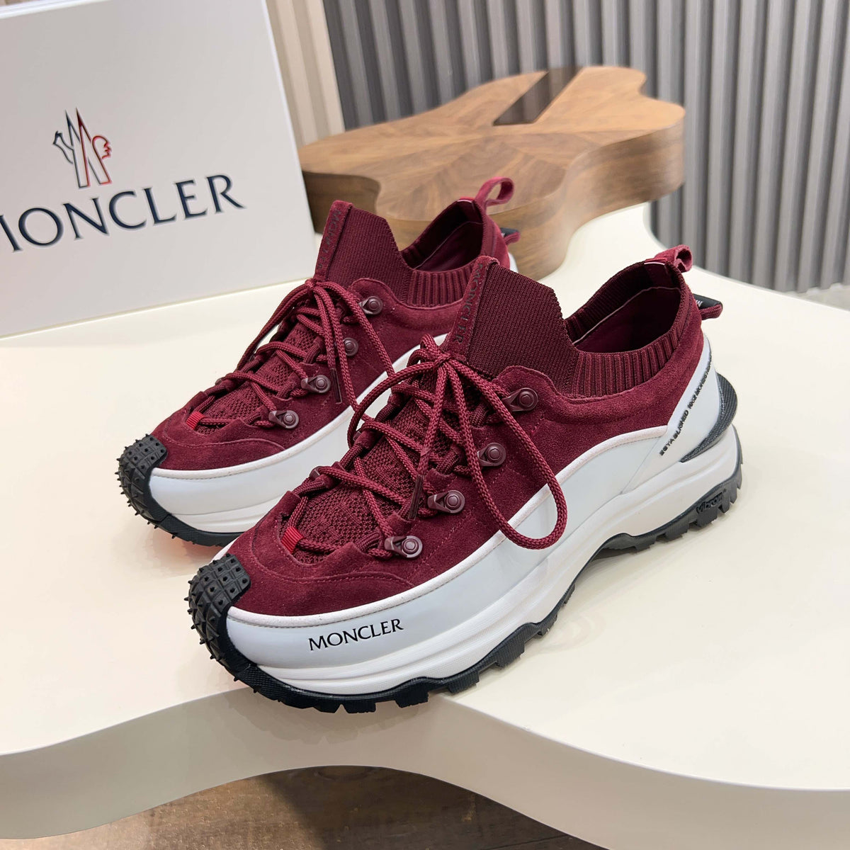 MC 26S Trailgrip Lite Men Sneakers 4cm Burgundy White Fabric 238810