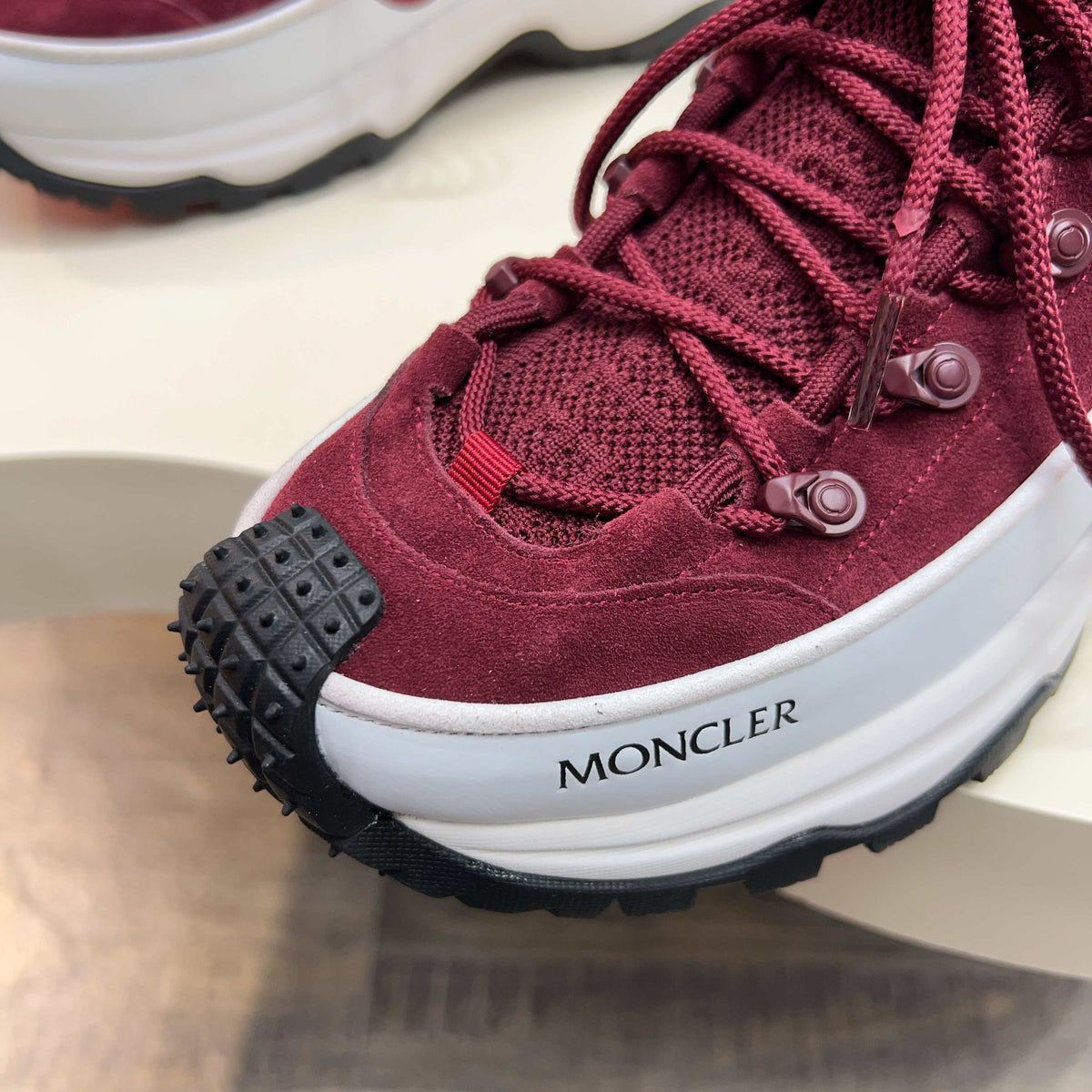 MC 26S Trailgrip Lite Men Sneakers 4cm Burgundy White Fabric 238810