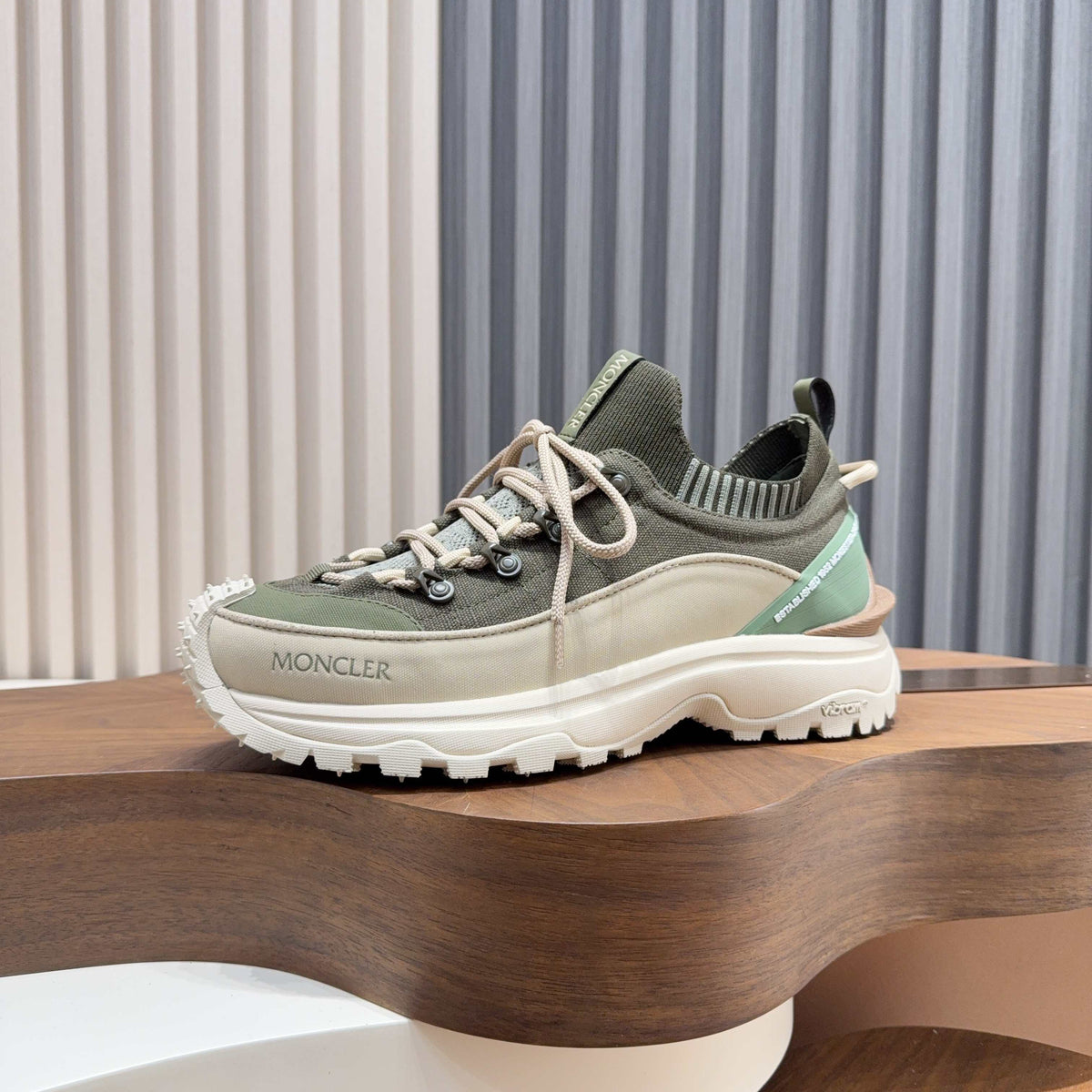 MC 26S Trailgrip Lite Men Sneakers 4cm Olive Beige Fabric 238812