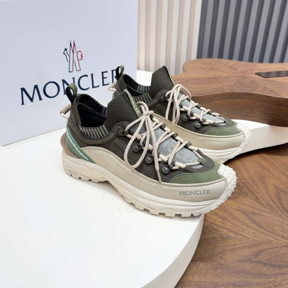 MC 26S Trailgrip Lite Men Sneakers 4cm Olive Beige Fabric 238812