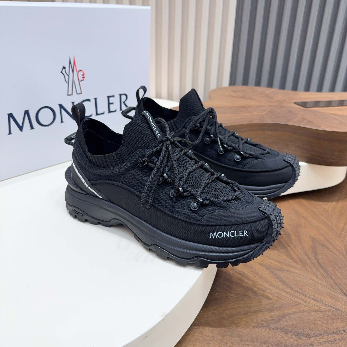 MC 26S Trailgrip Lite Men Sneakers 4cm Black Fabric 238813