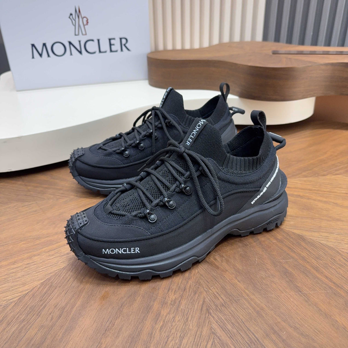 MC 26S Trailgrip Lite Men Sneakers 4cm Black Fabric 238813