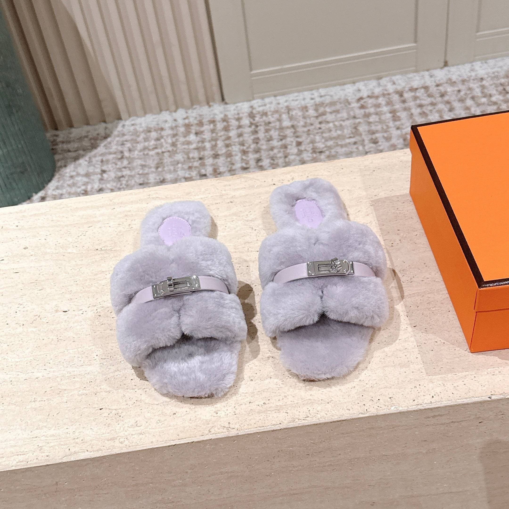 HM Oran Slippers Sliver Buckle Light Purple Wool 583752