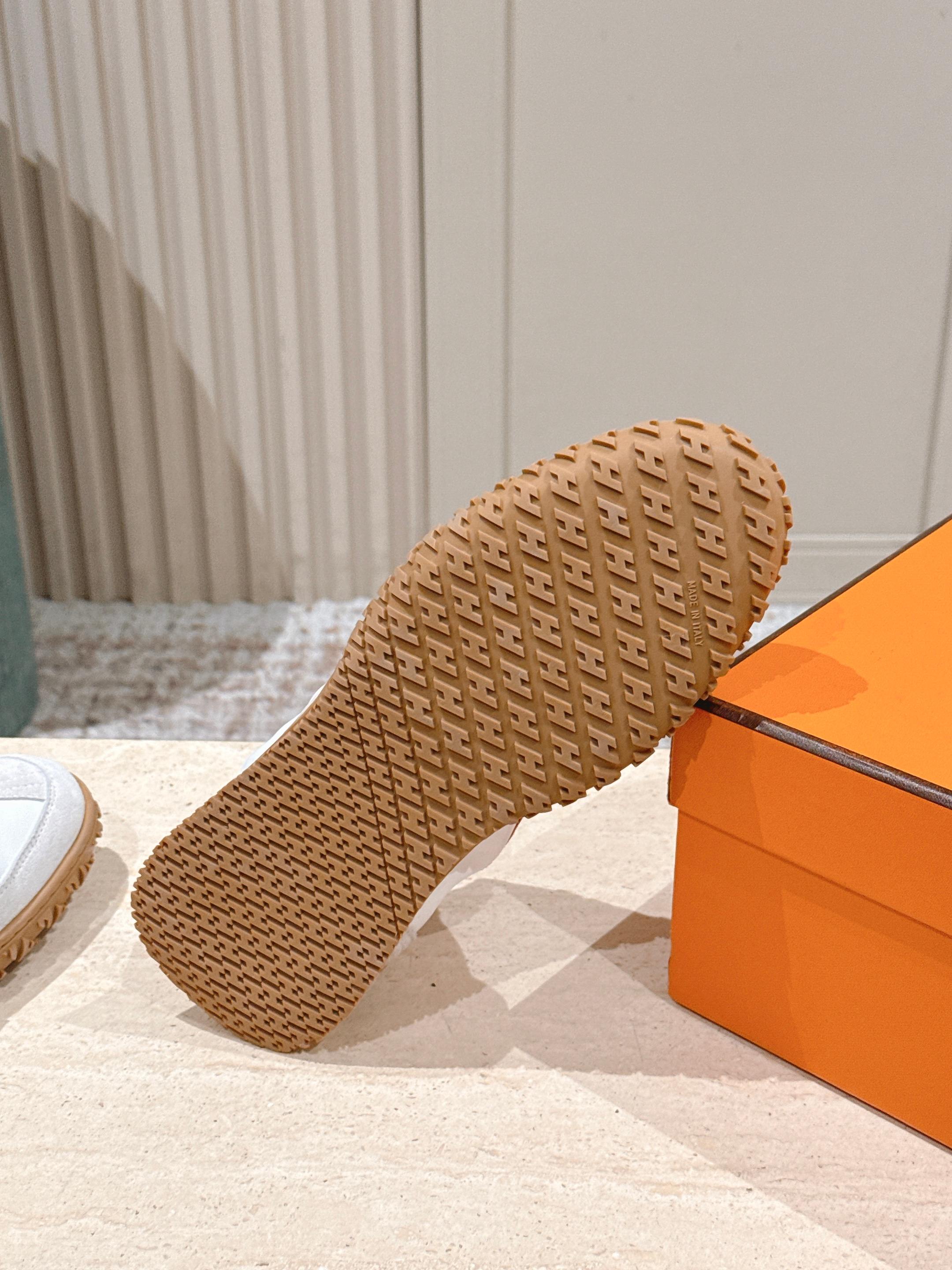 HM Jet Sneaker White Light Grey Red Suede Calfskin 583756