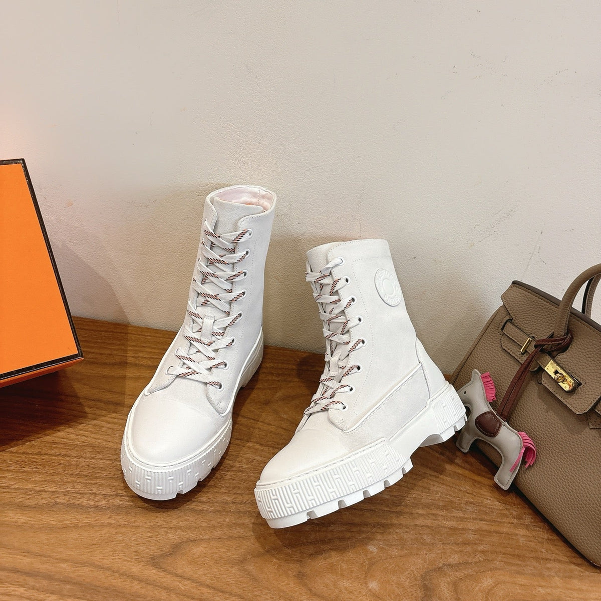 HM 26S Fresh Ankle Boots 4cm White Suede Leather 110601