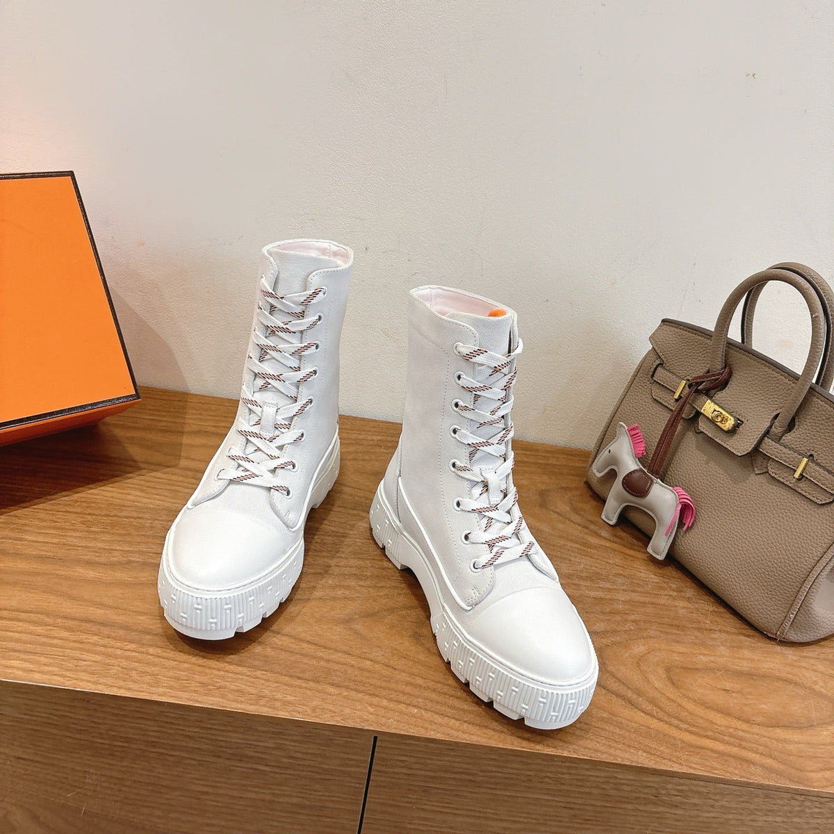 HM 26S Fresh Ankle Boots 4cm White Suede Leather 110601