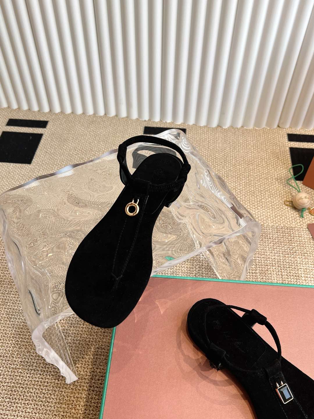 LP 25C Mindil Sandal Black Suede 208092