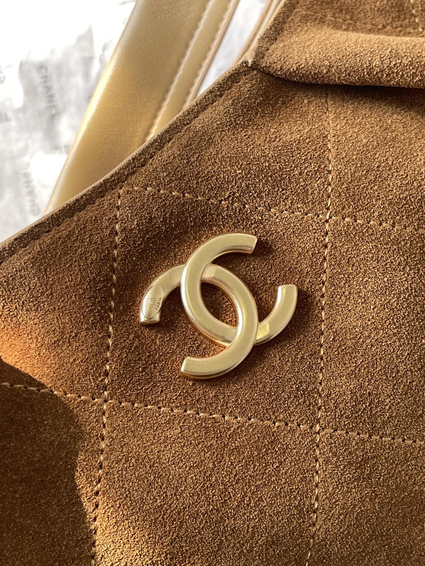 CC Cruise 25/26 Hobo Bag Caramel Suede GHW 269207