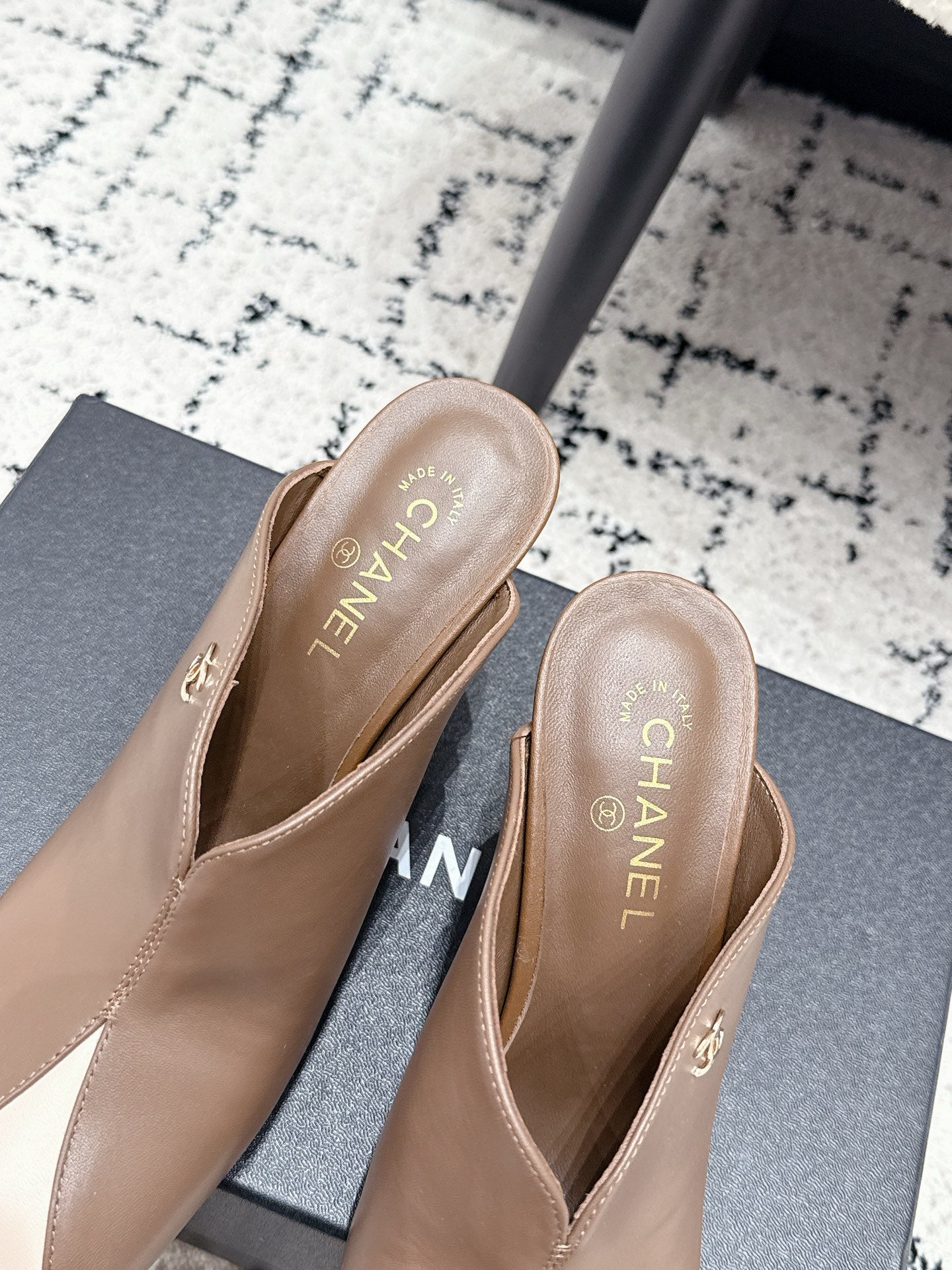 CC 26s Square Toe High Heels 9.5cm Brown White Sheepskin 880459