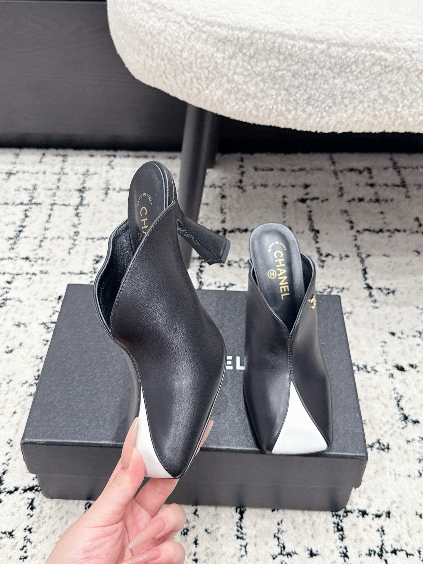 CC 26s Square Toe High Heels 9.5cm Black White Sheepskin 880460